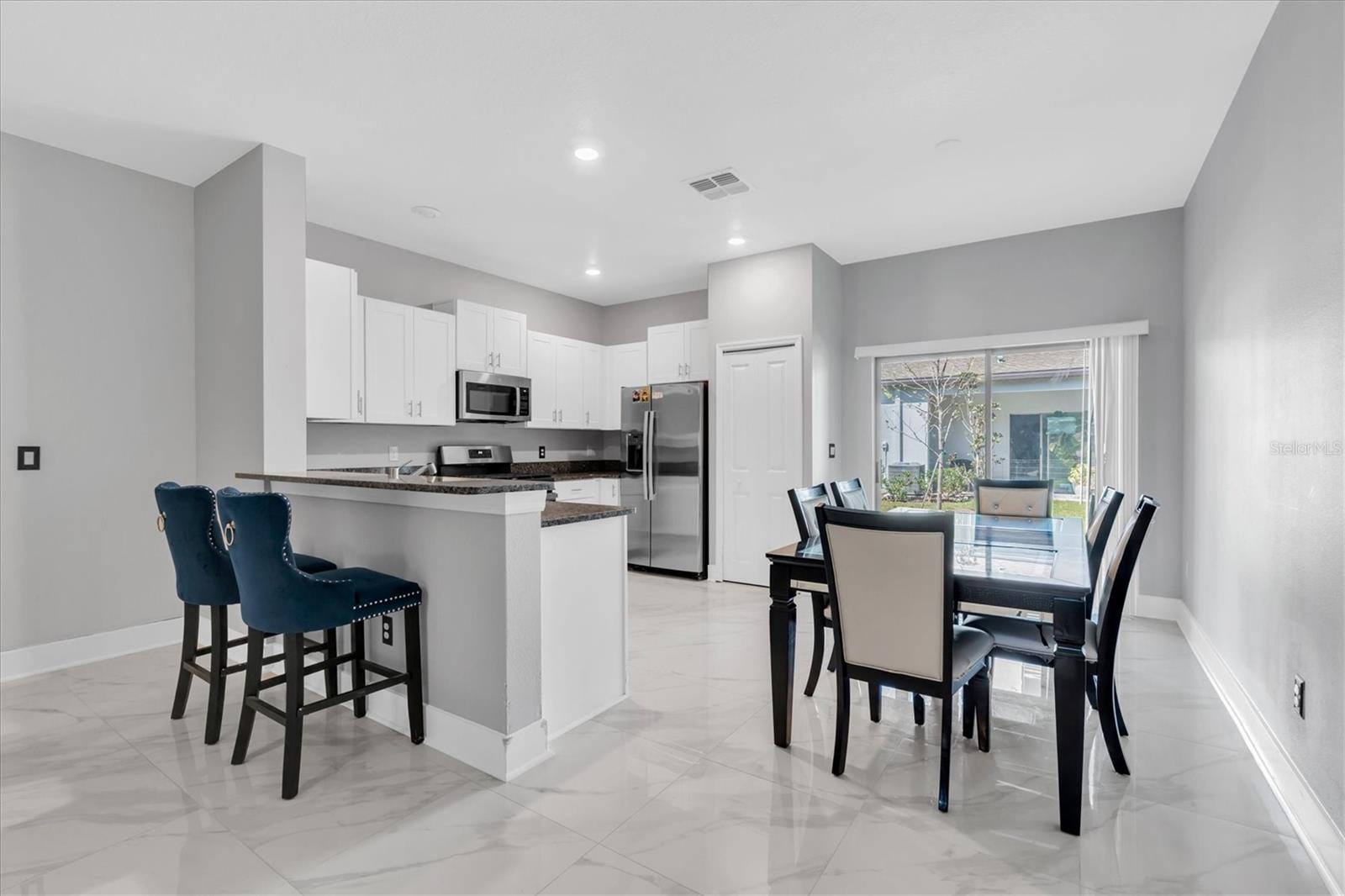 8249 CRESCENT OAKS DR