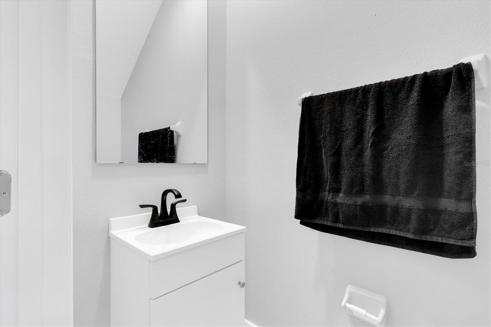 8249 CRESCENT OAKS DR