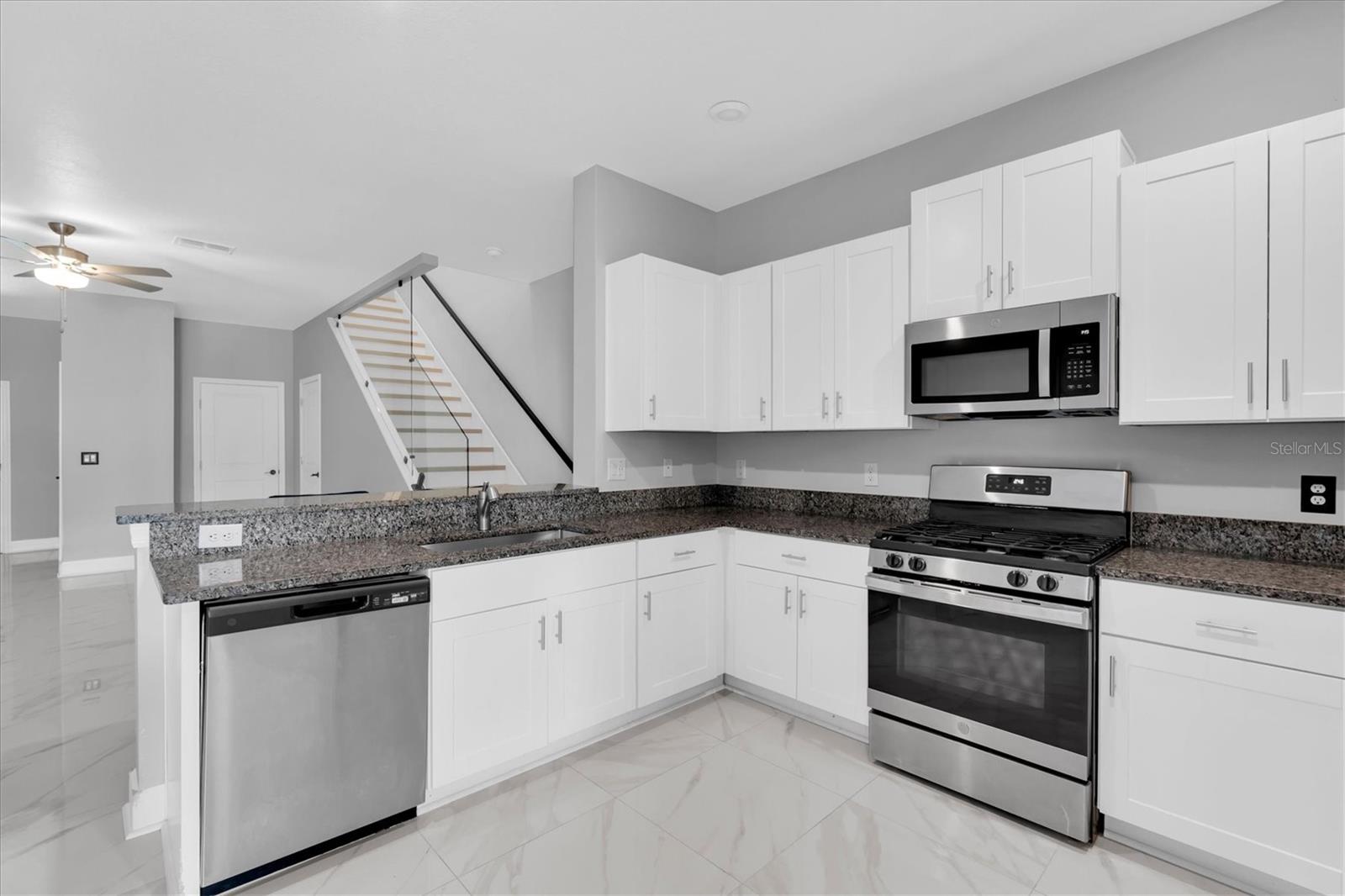 8249 CRESCENT OAKS DR