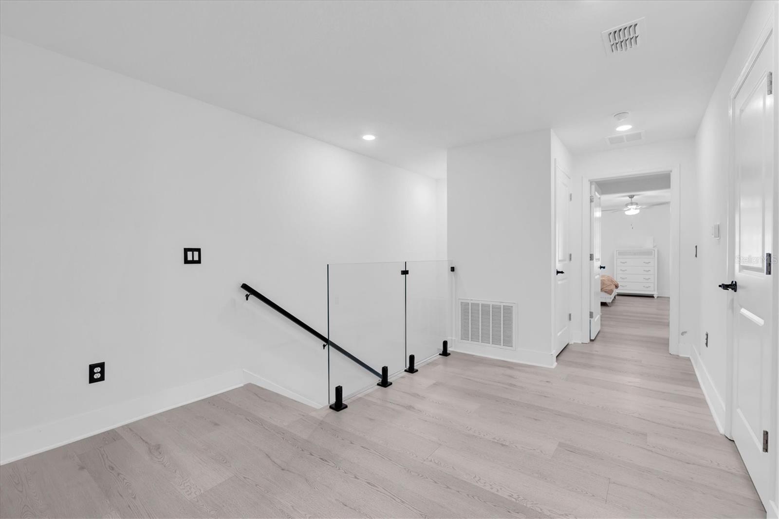 8249 CRESCENT OAKS DR