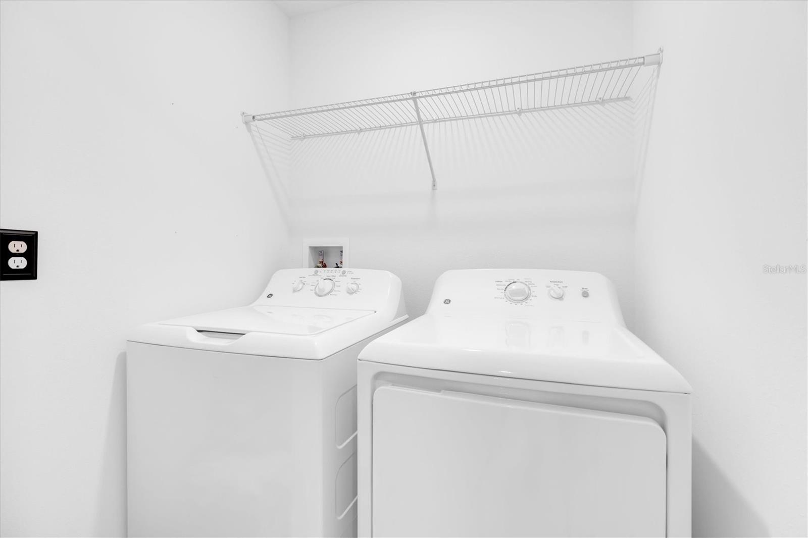 8249 CRESCENT OAKS DR