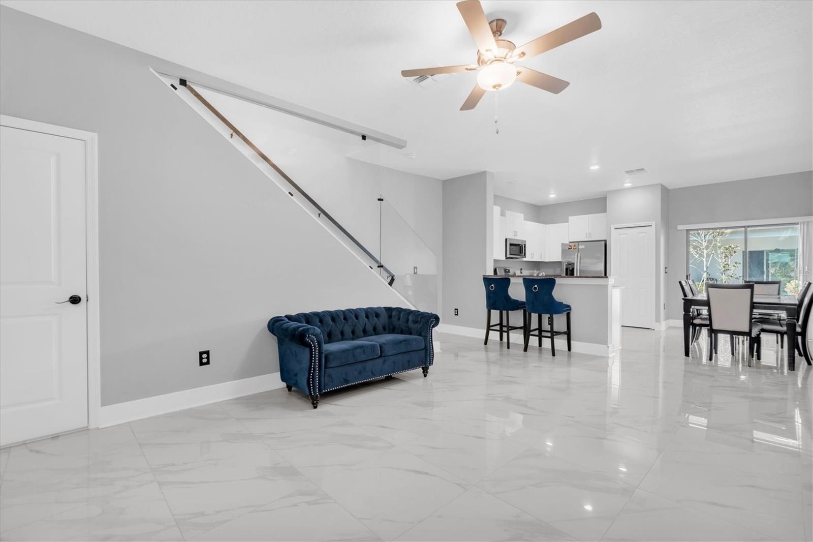 8249 CRESCENT OAKS DR