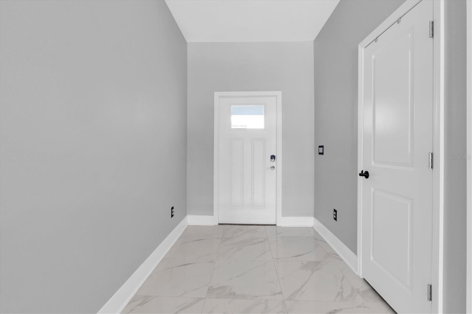 8249 CRESCENT OAKS DR