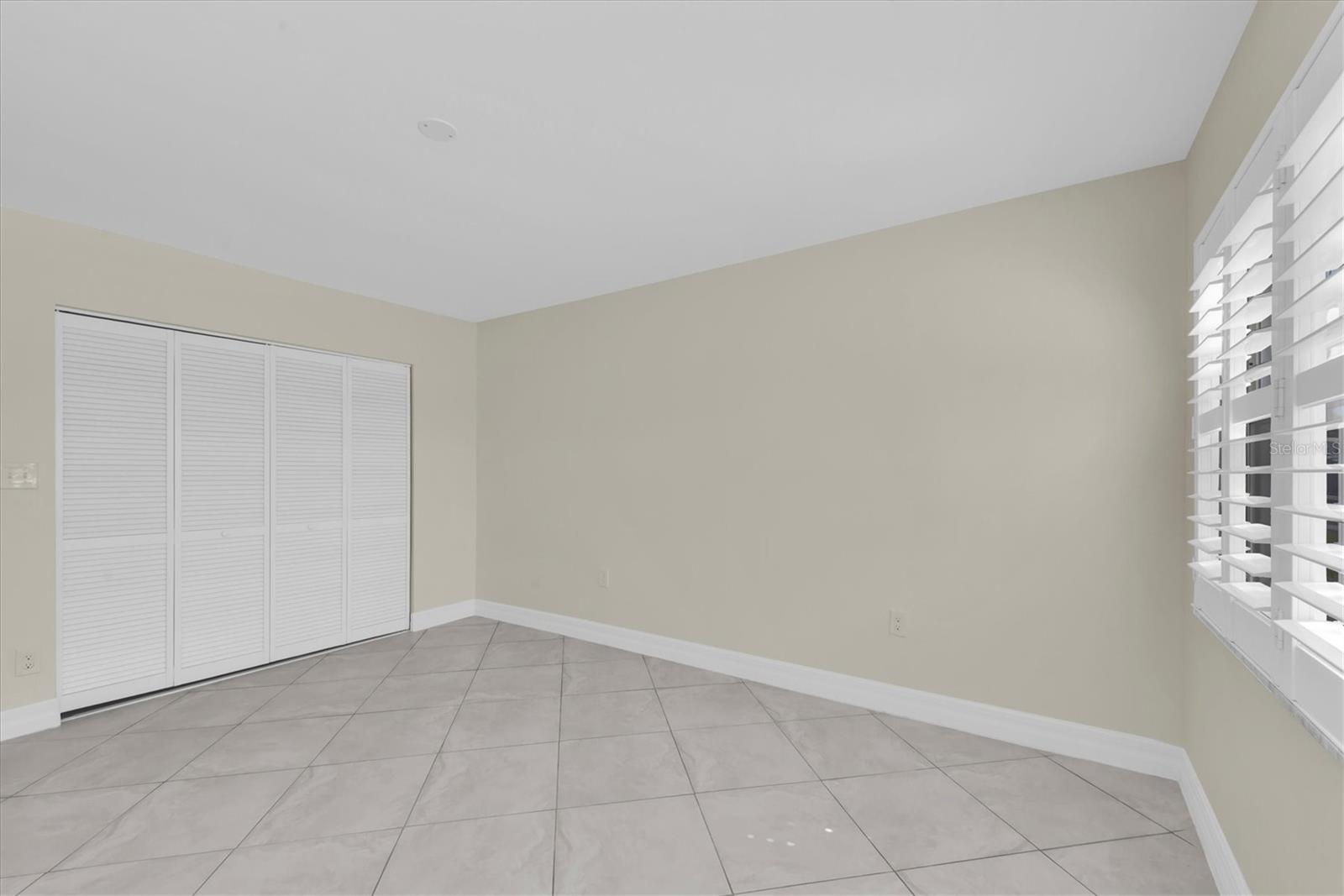 8 GLENCOE PL #105