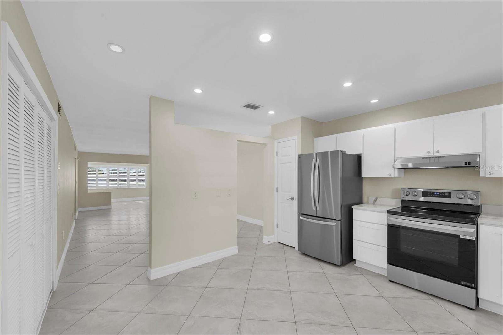 8 GLENCOE PL #105
