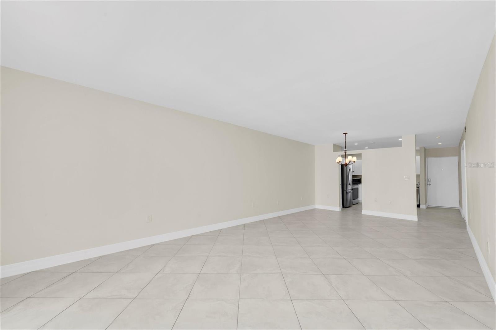 8 GLENCOE PL #105