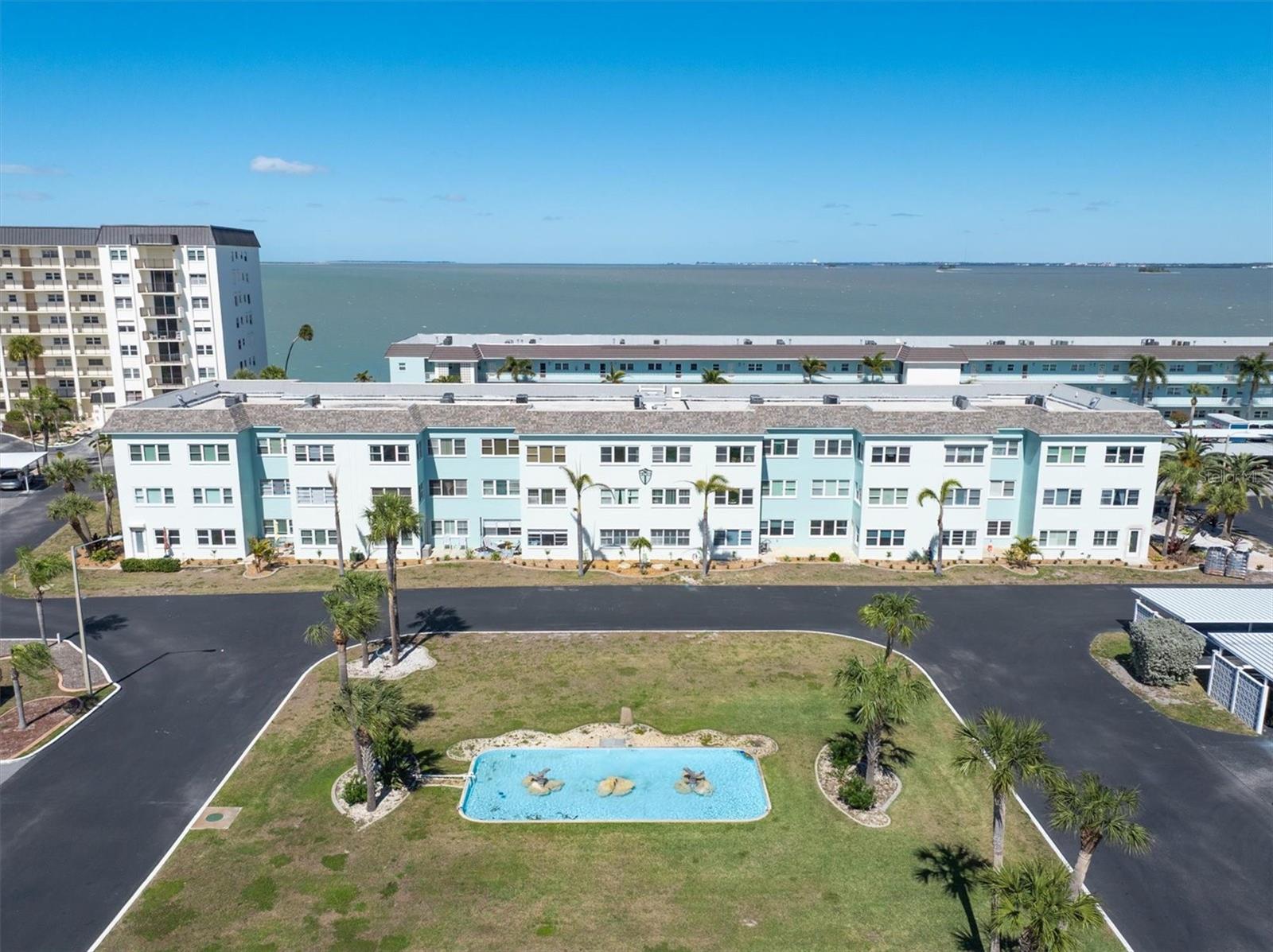 8 GLENCOE PL #105