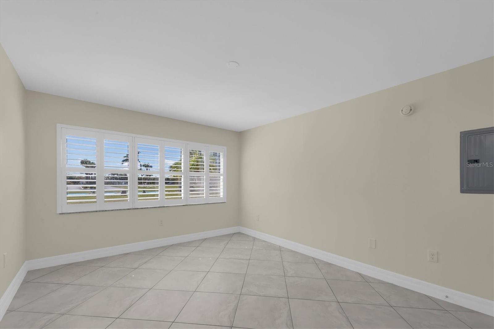 8 GLENCOE PL #105