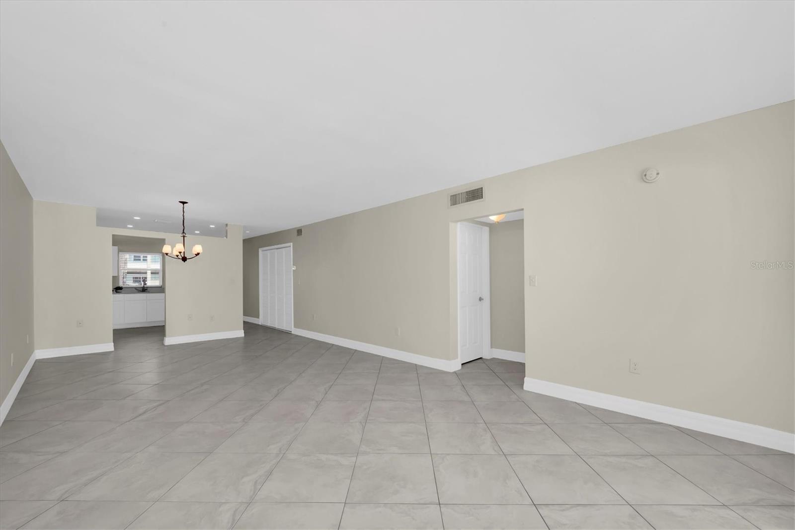 8 GLENCOE PL #105