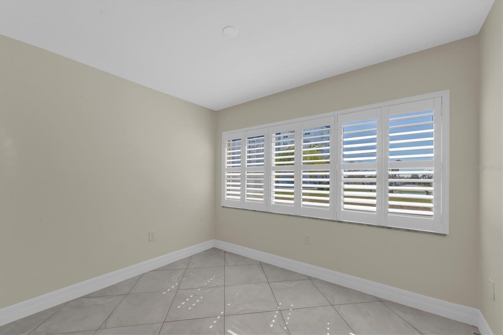 8 GLENCOE PL #105