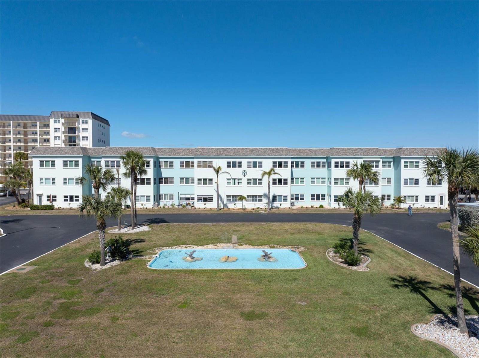 8 GLENCOE PL #105