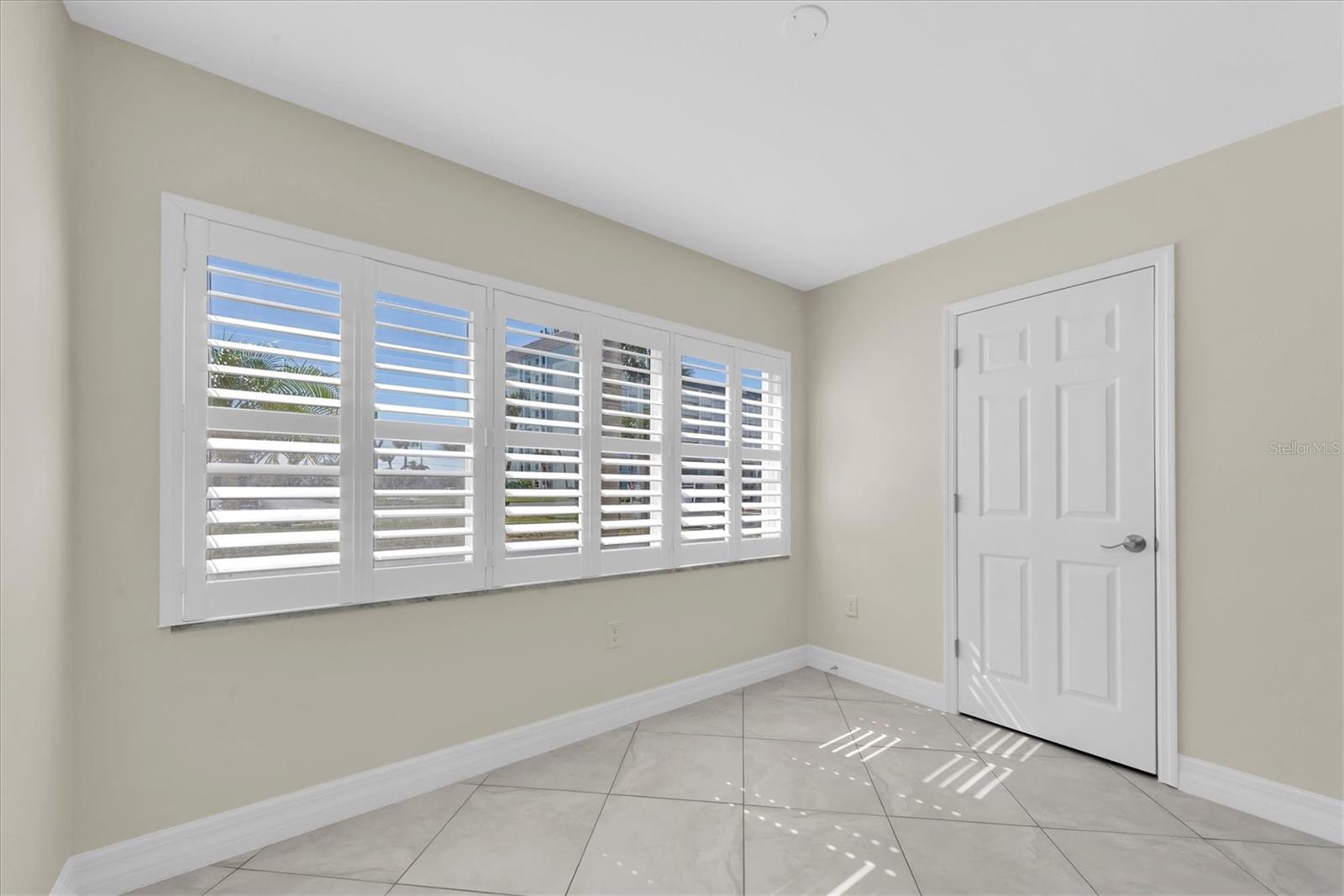 8 GLENCOE PL #105
