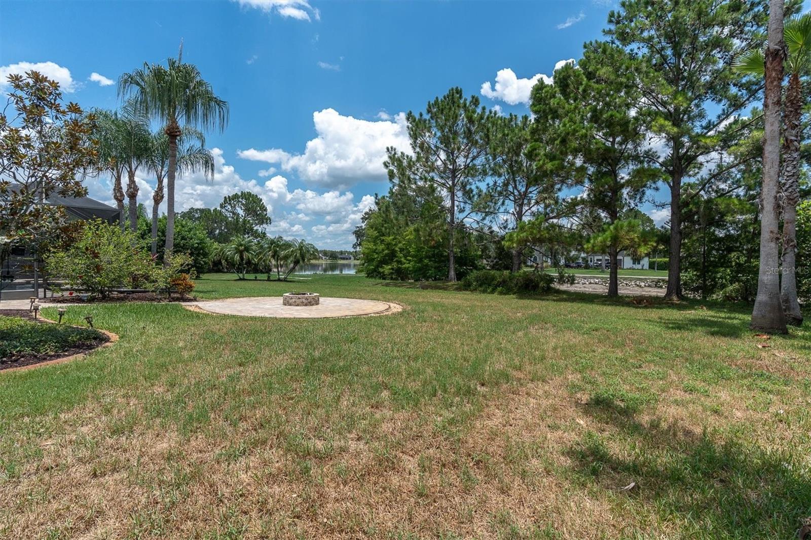 1526 LAKE POLO DR