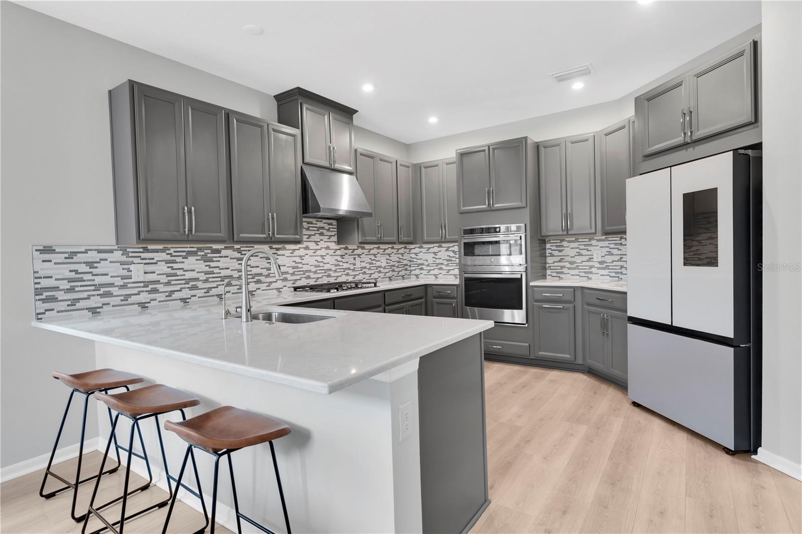 2769 DUDLEY AVE