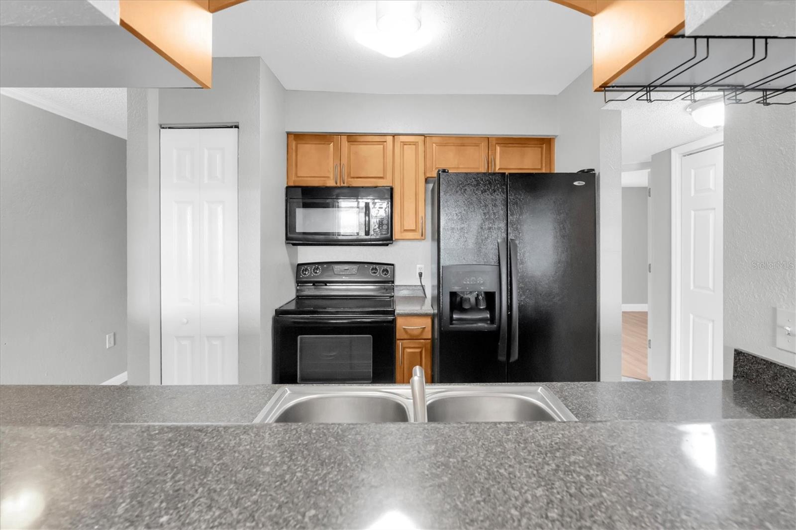 10103 SAILWINDS BLVD N #105