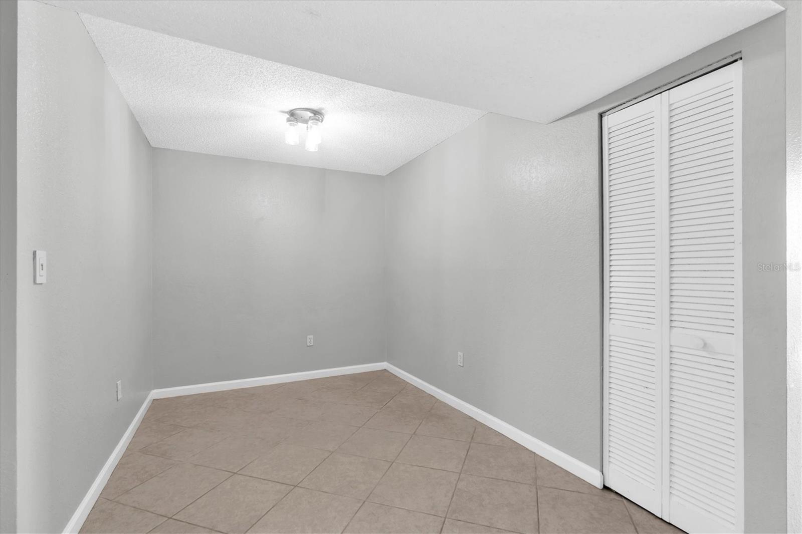 10103 SAILWINDS BLVD N #105
