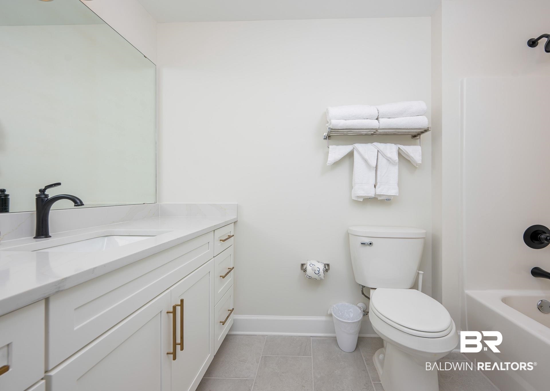 533 E Beach Boulevard 1203