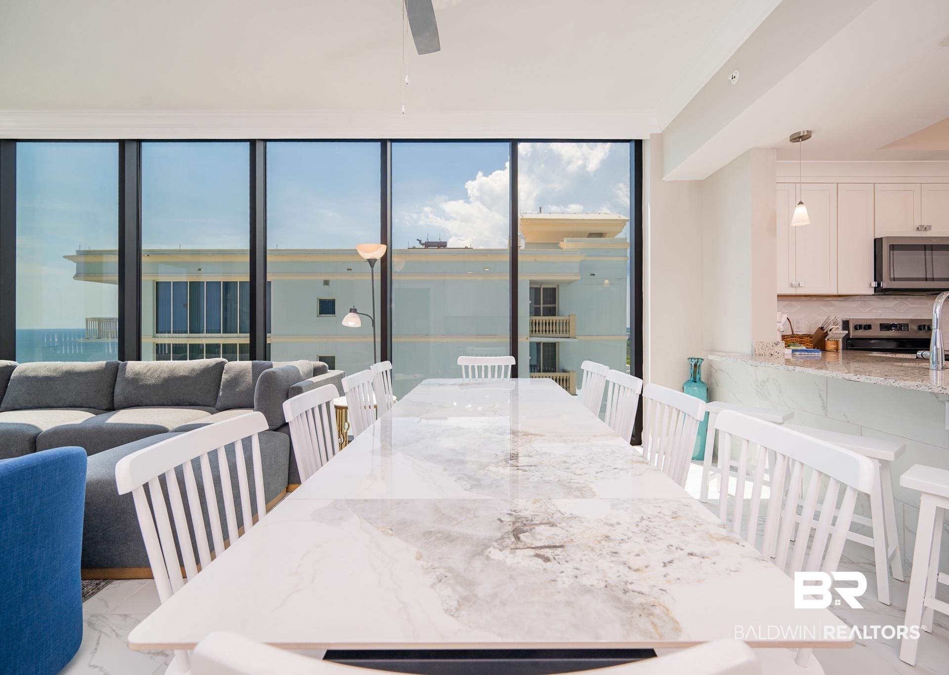 533 E Beach Boulevard 19AW1