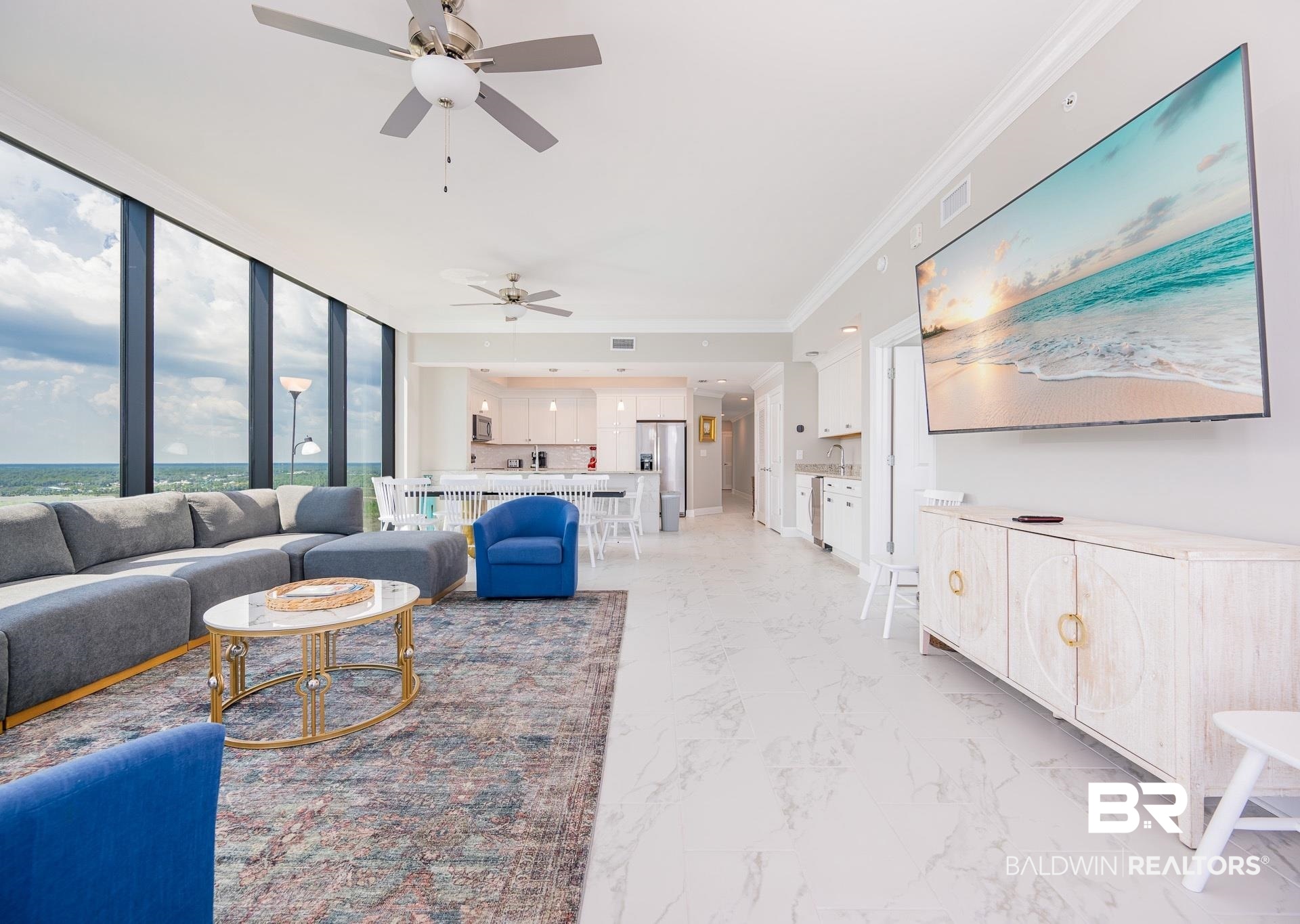 533 E Beach Boulevard 19AW1