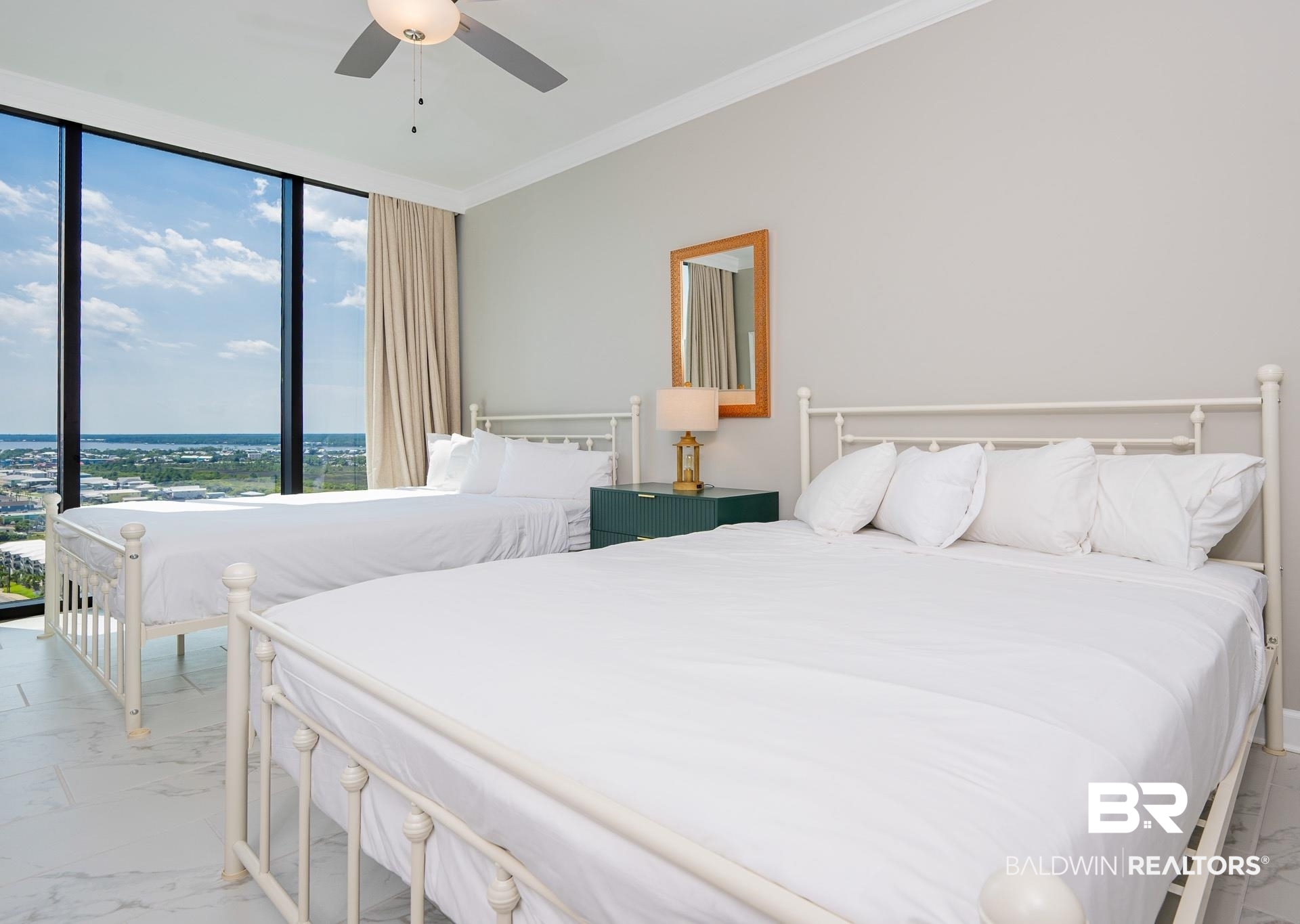 533 E Beach Boulevard 19AW1