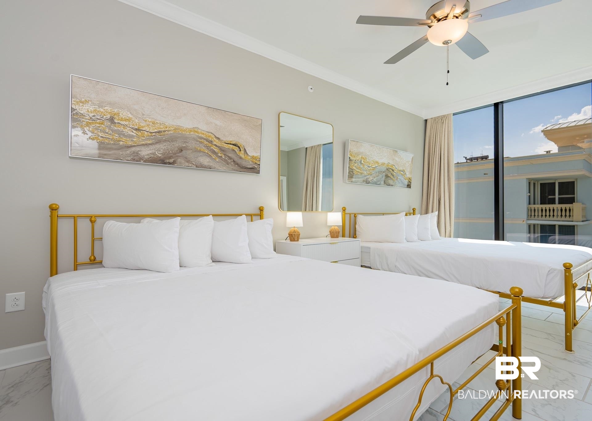 533 E Beach Boulevard 19AW1