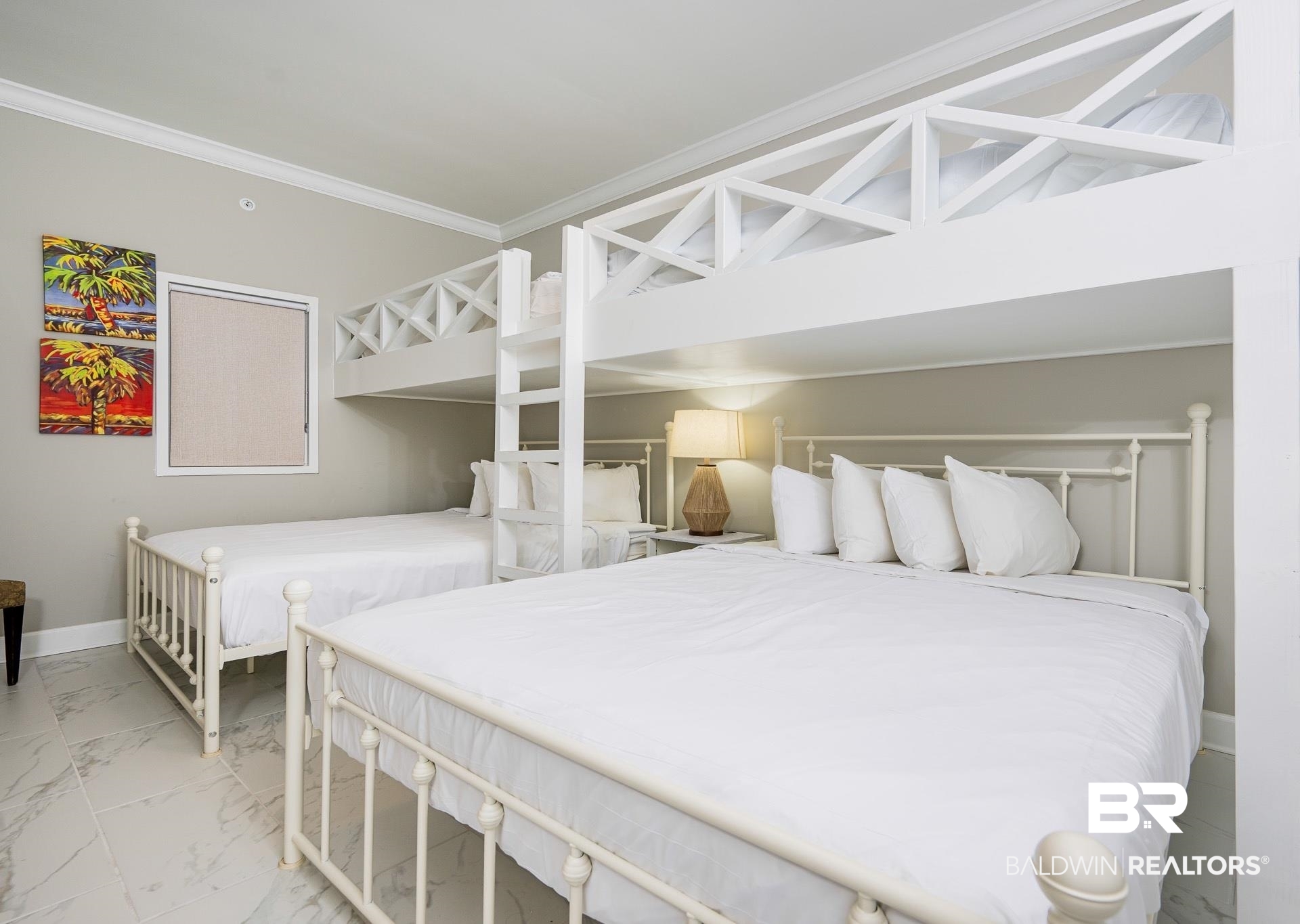 533 E Beach Boulevard 19AW1