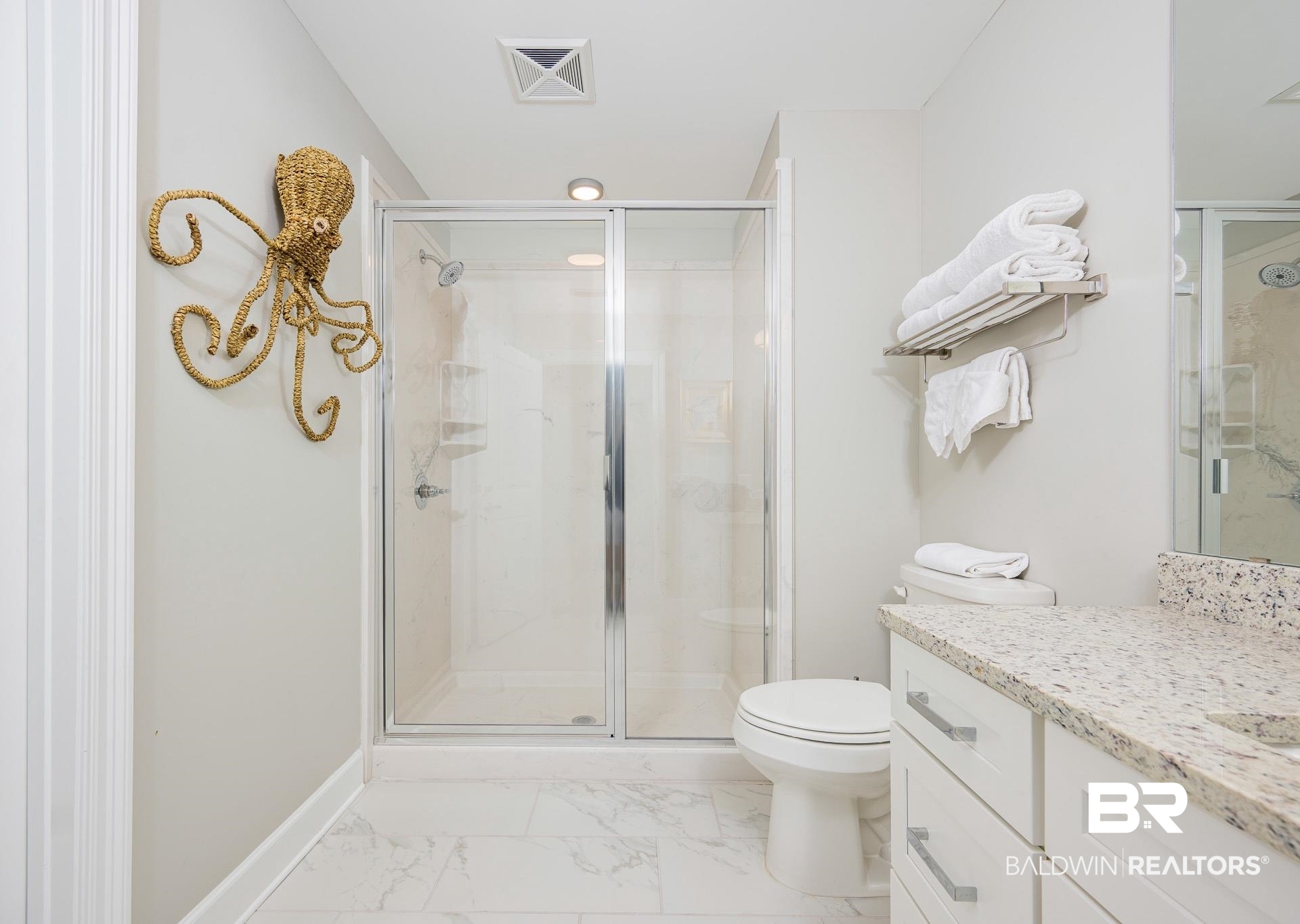 533 E Beach Boulevard 19AW1