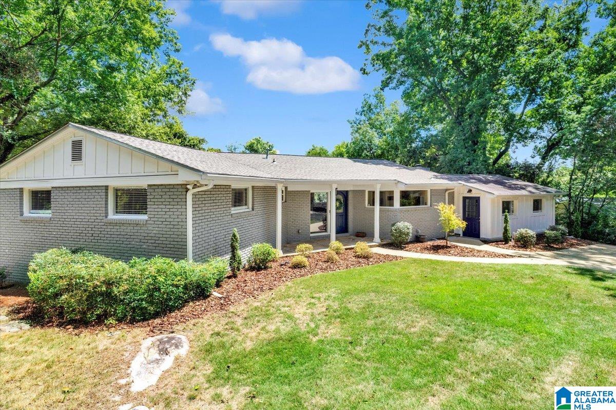 2041 CRESTMONT DRIVE