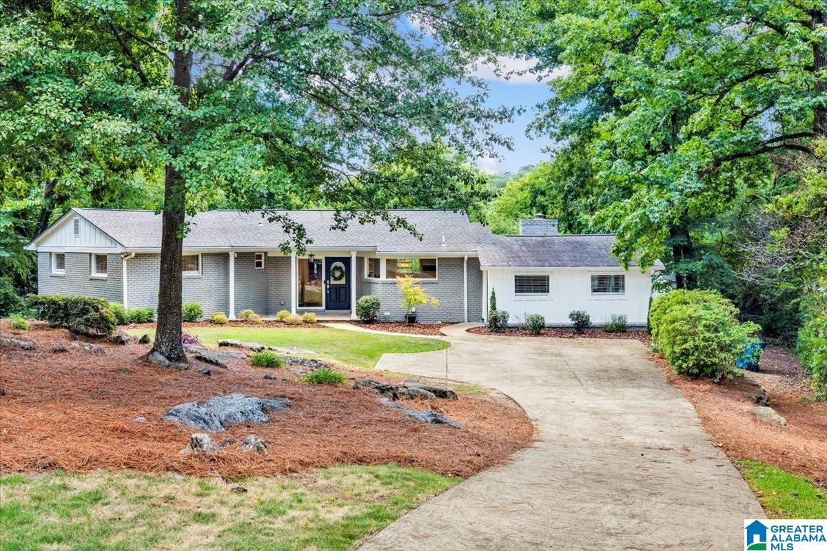 2041 CRESTMONT DRIVE