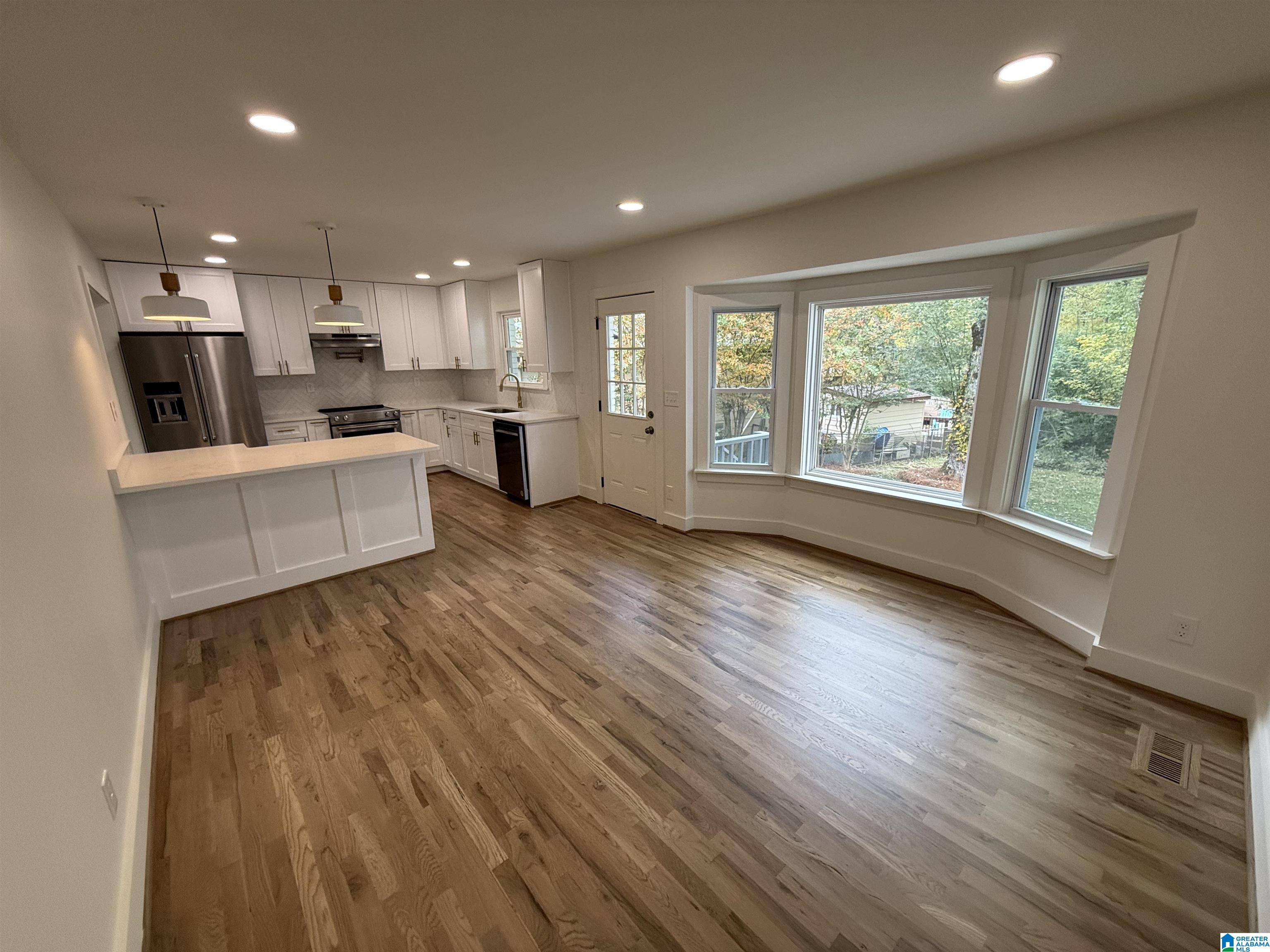 4161 CHURCHILL DRIVE