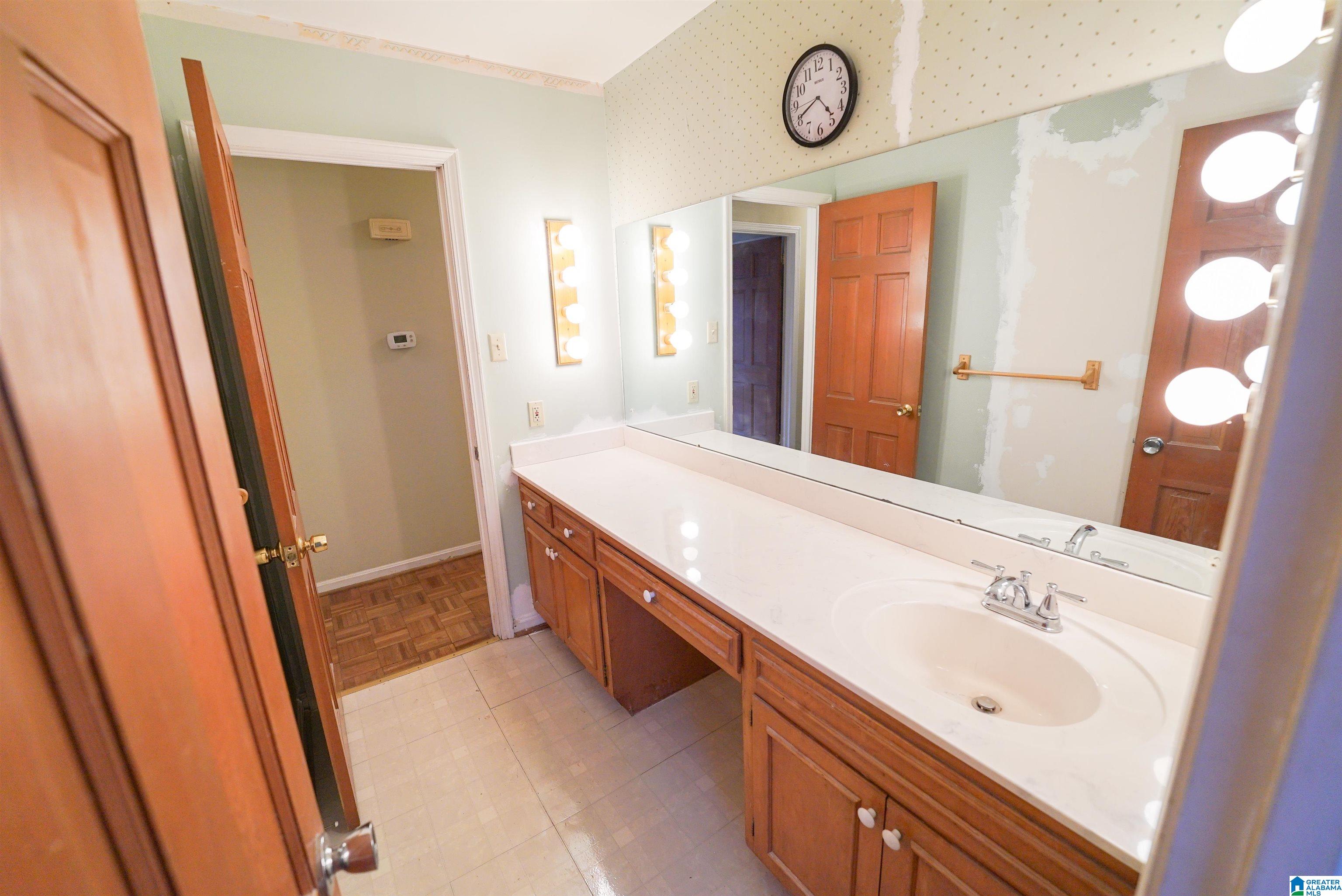4025 ROYAL OAK COURT