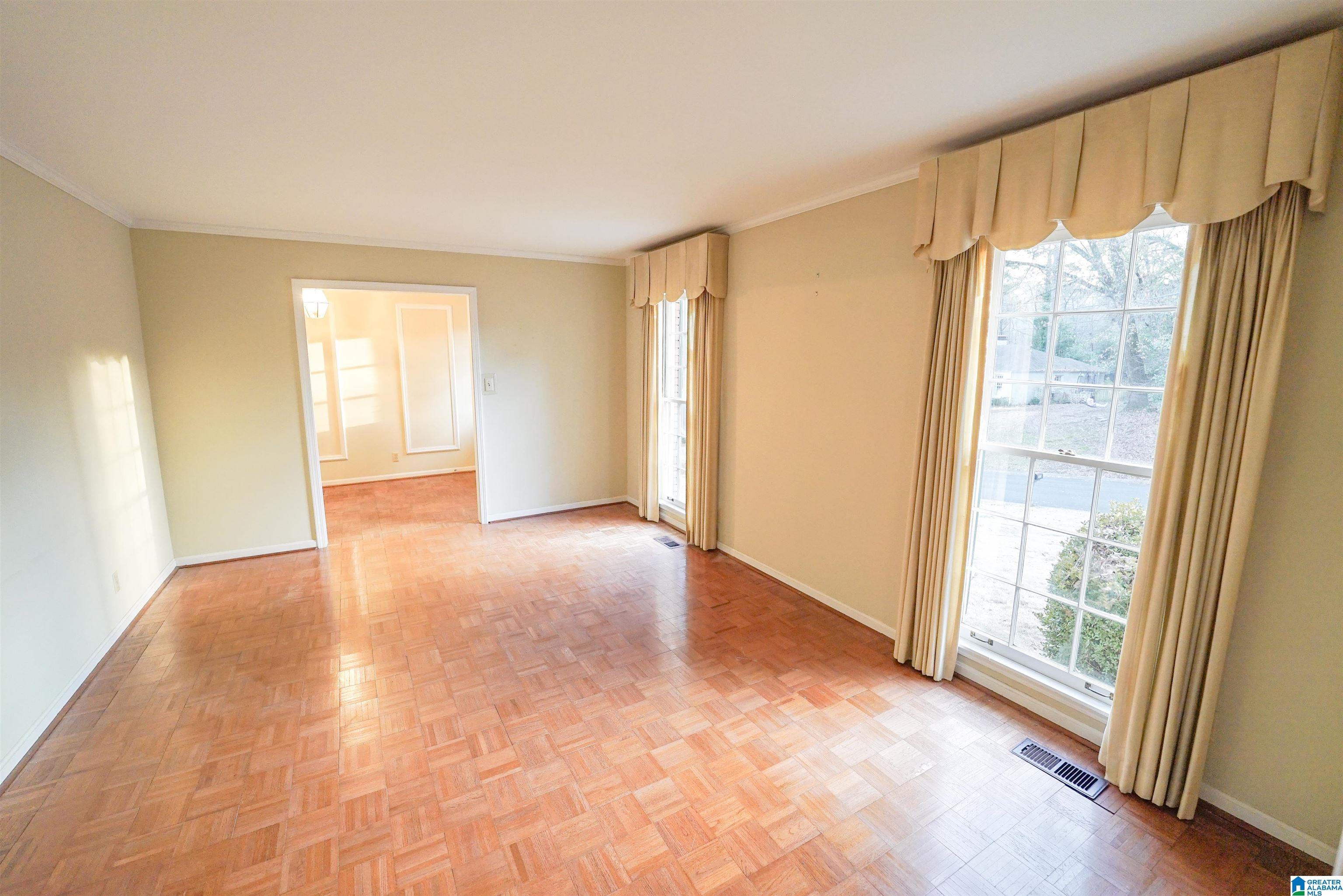 4025 ROYAL OAK COURT