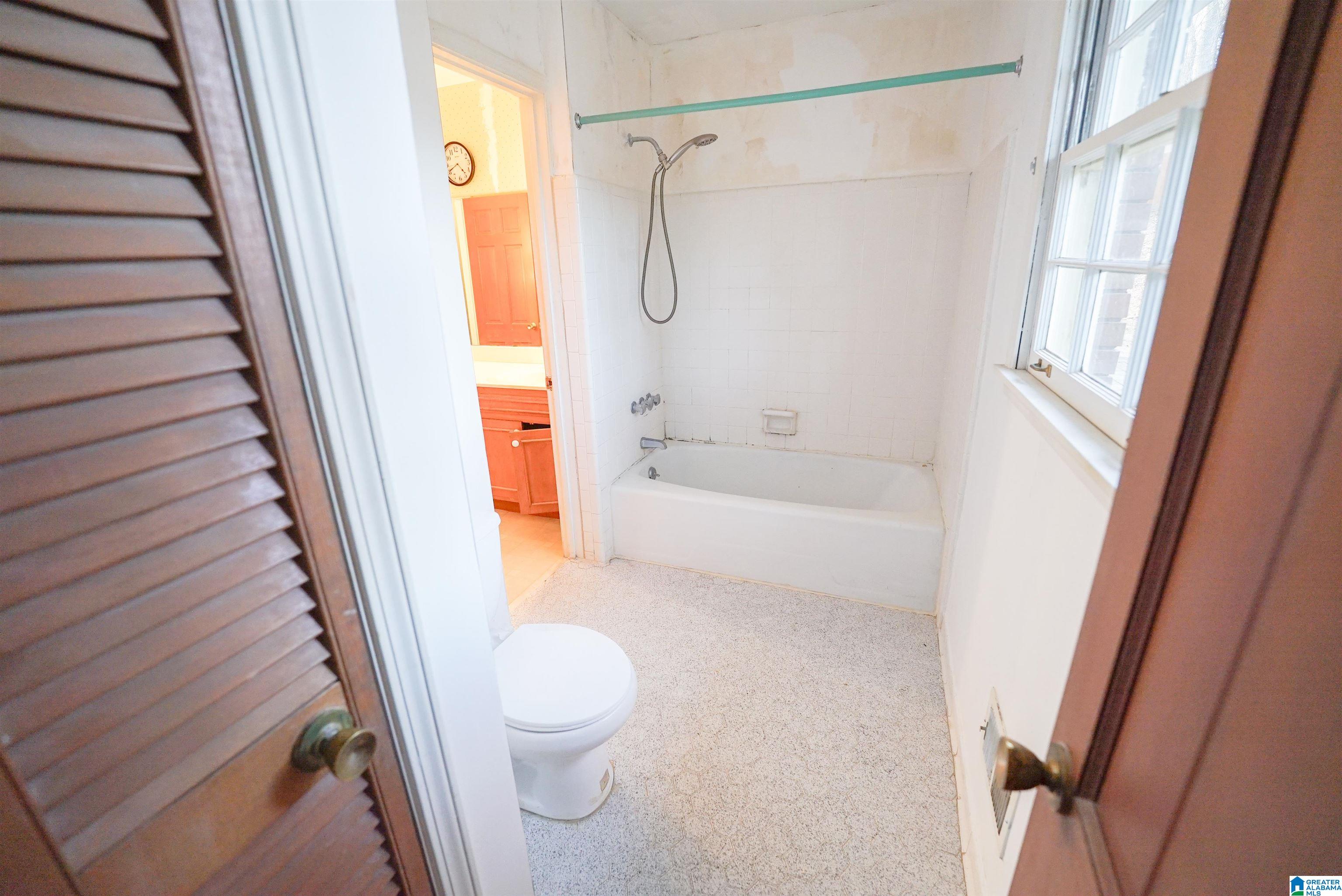4025 ROYAL OAK COURT