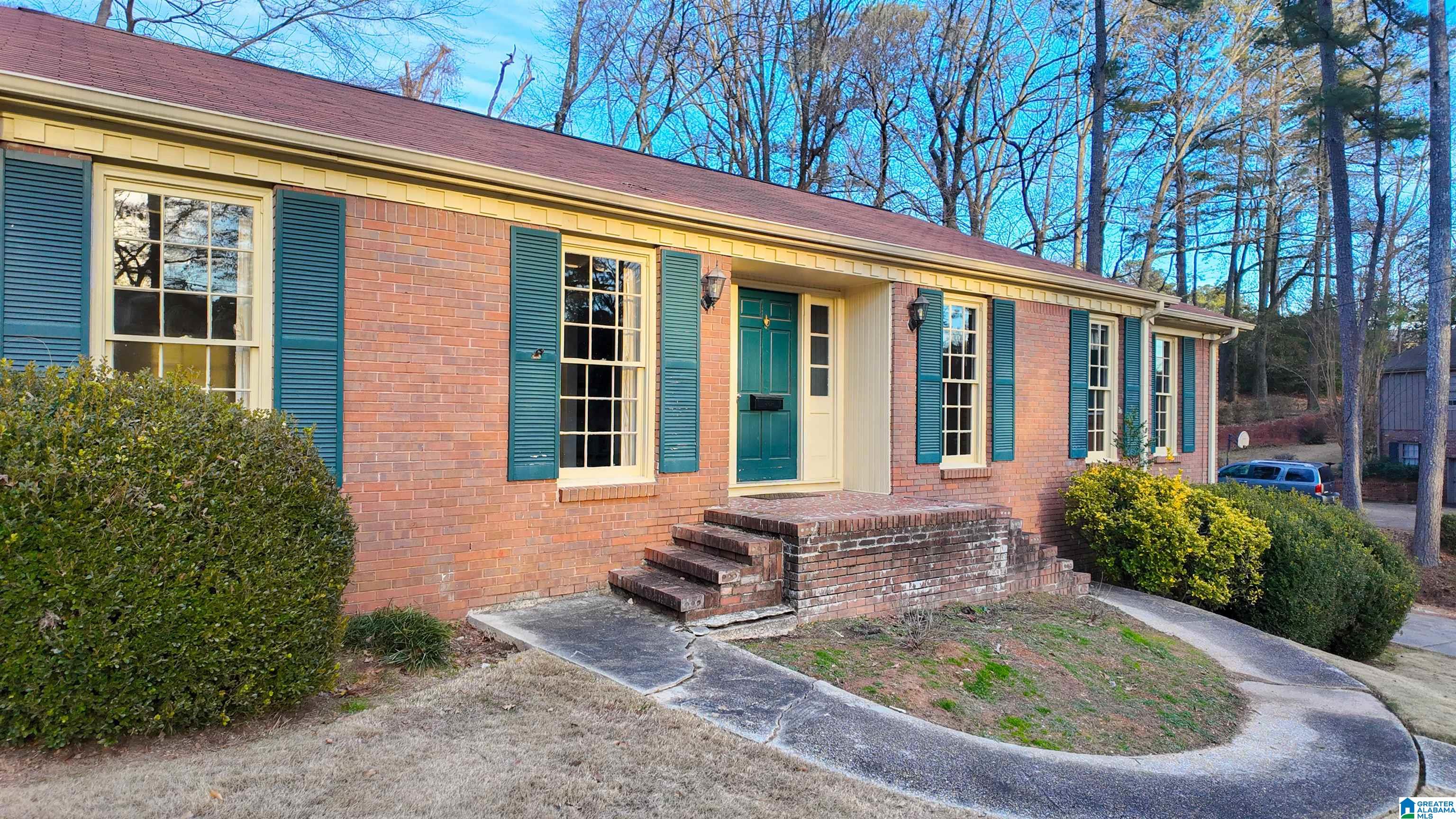 4025 ROYAL OAK COURT