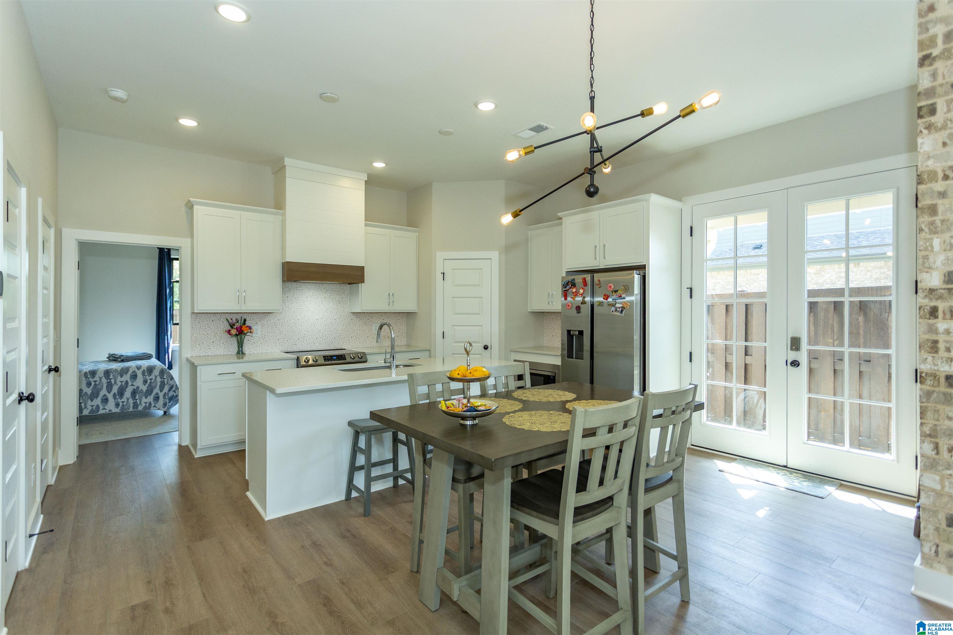 1168 WINDSOR SQUARE