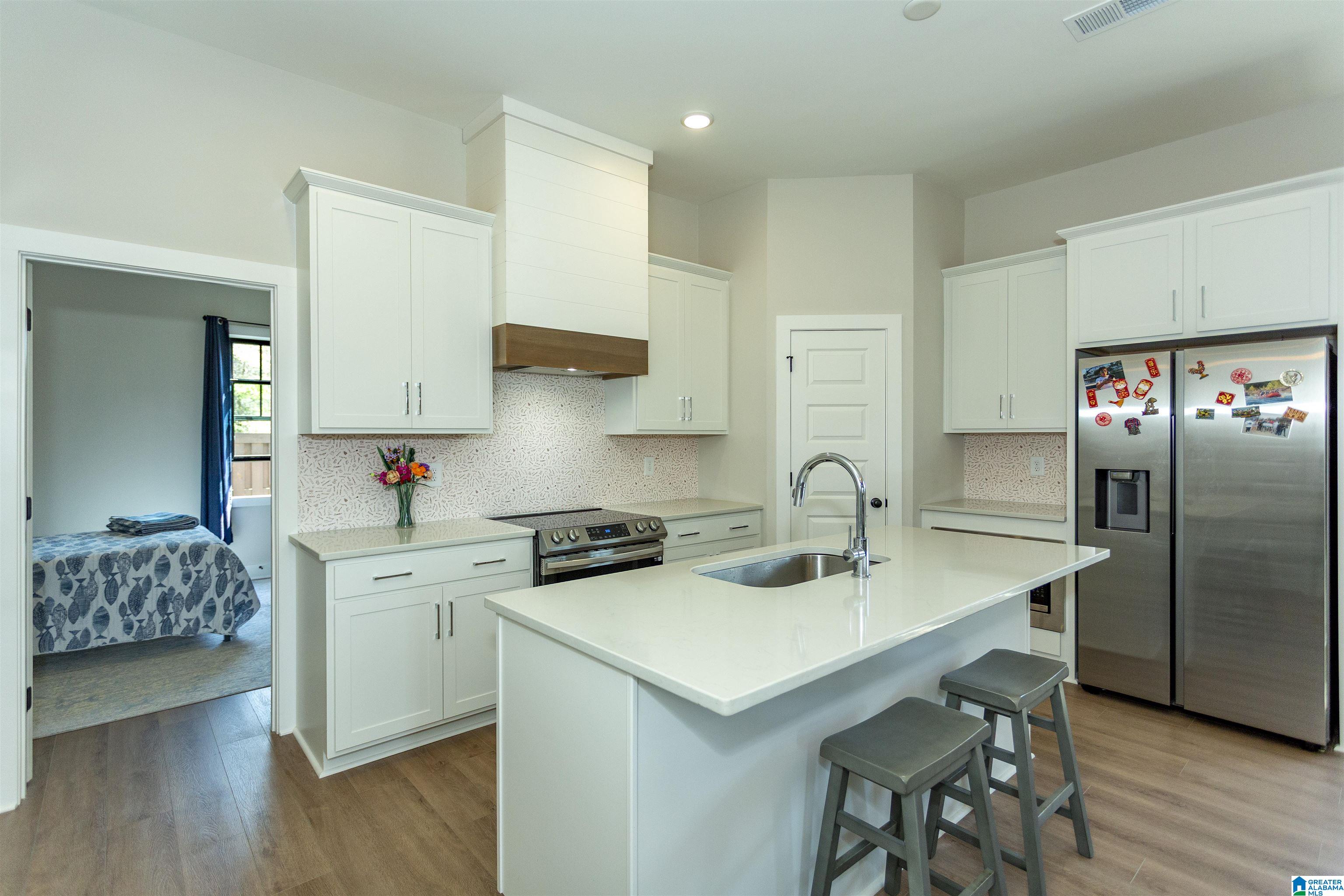 1168 WINDSOR SQUARE