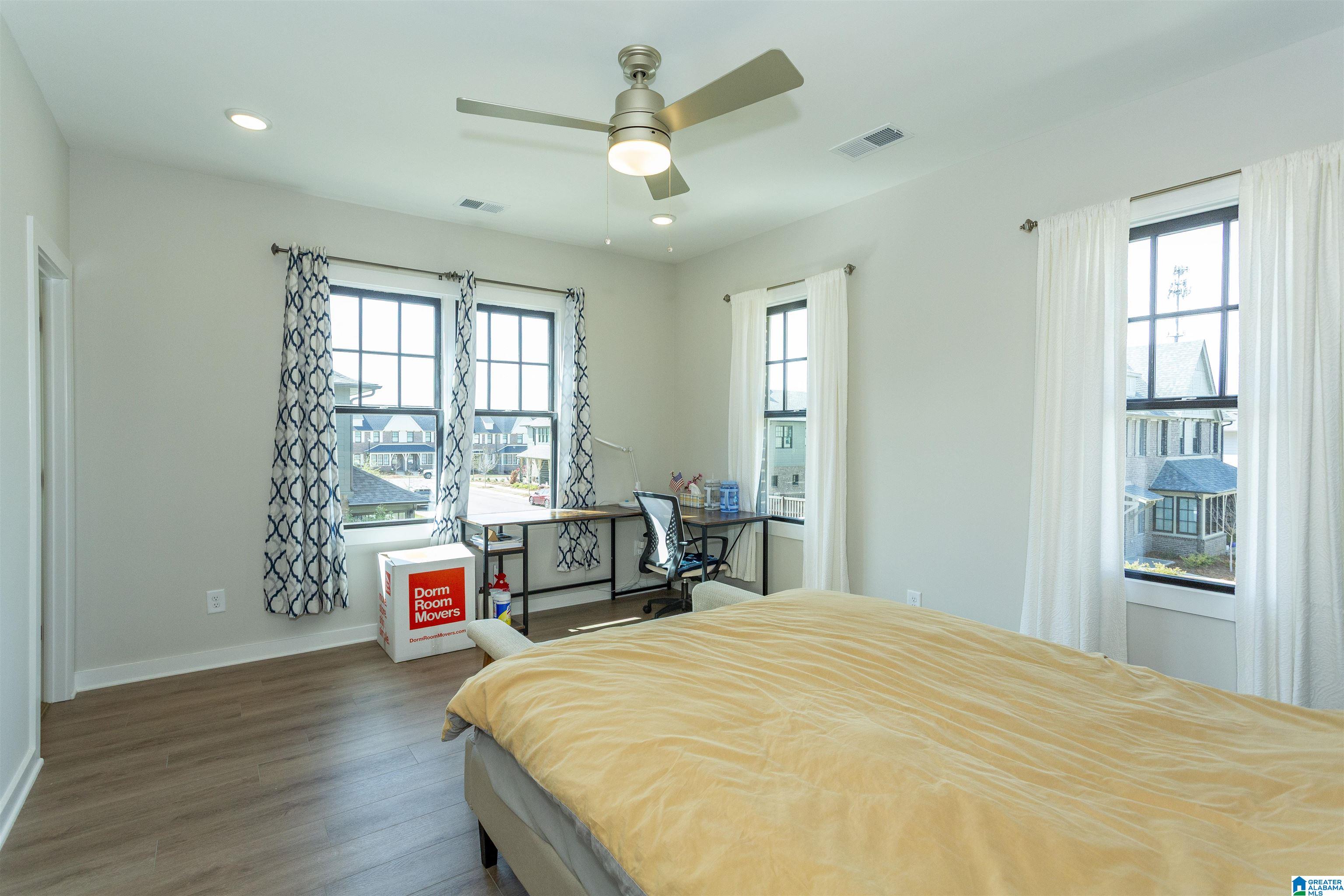 1168 WINDSOR SQUARE
