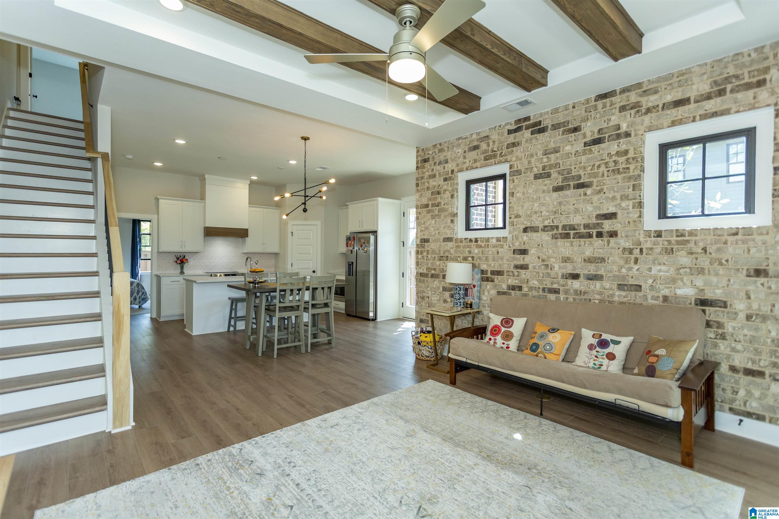 1168 WINDSOR SQUARE