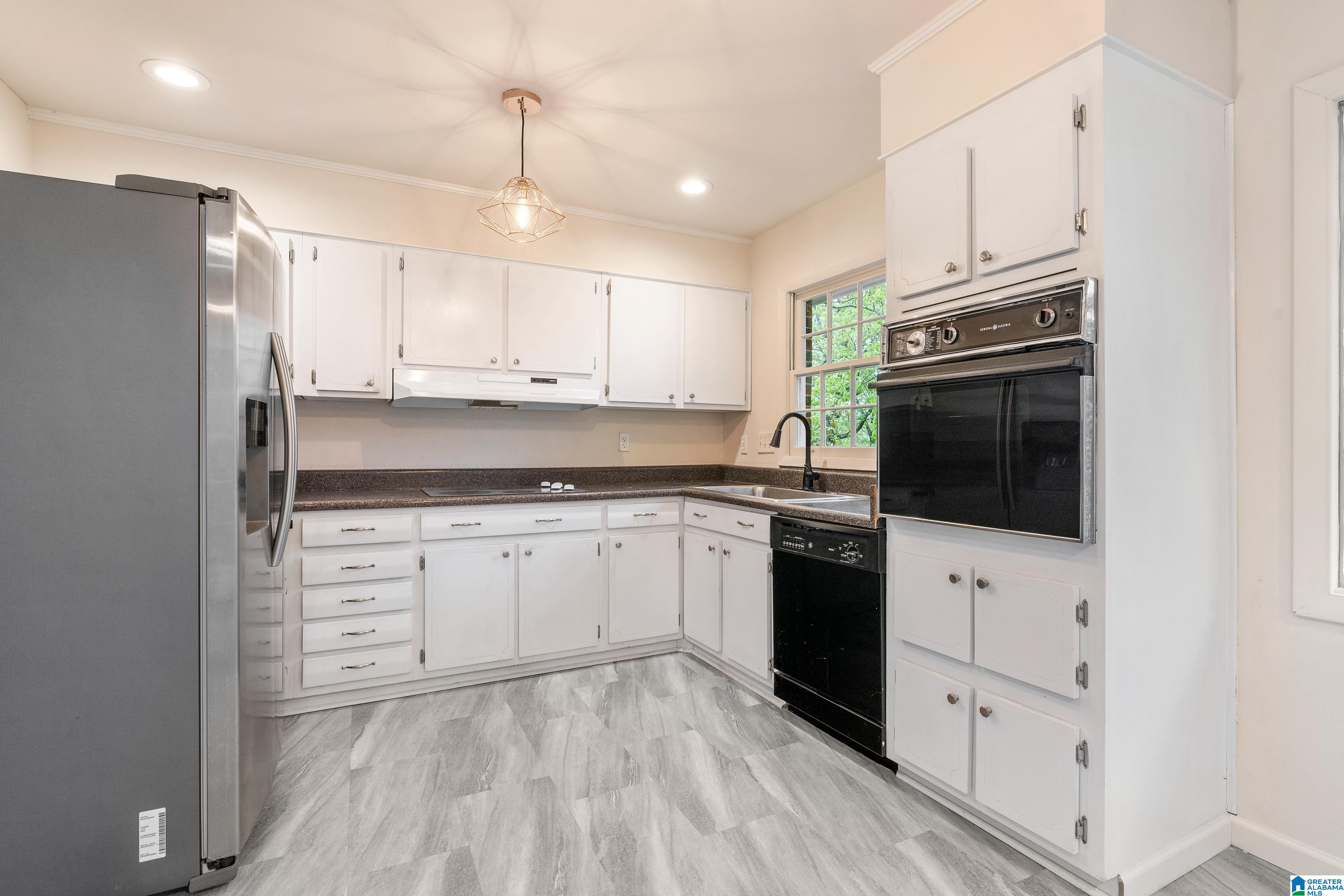 409 FERNCLIFF DRIVE