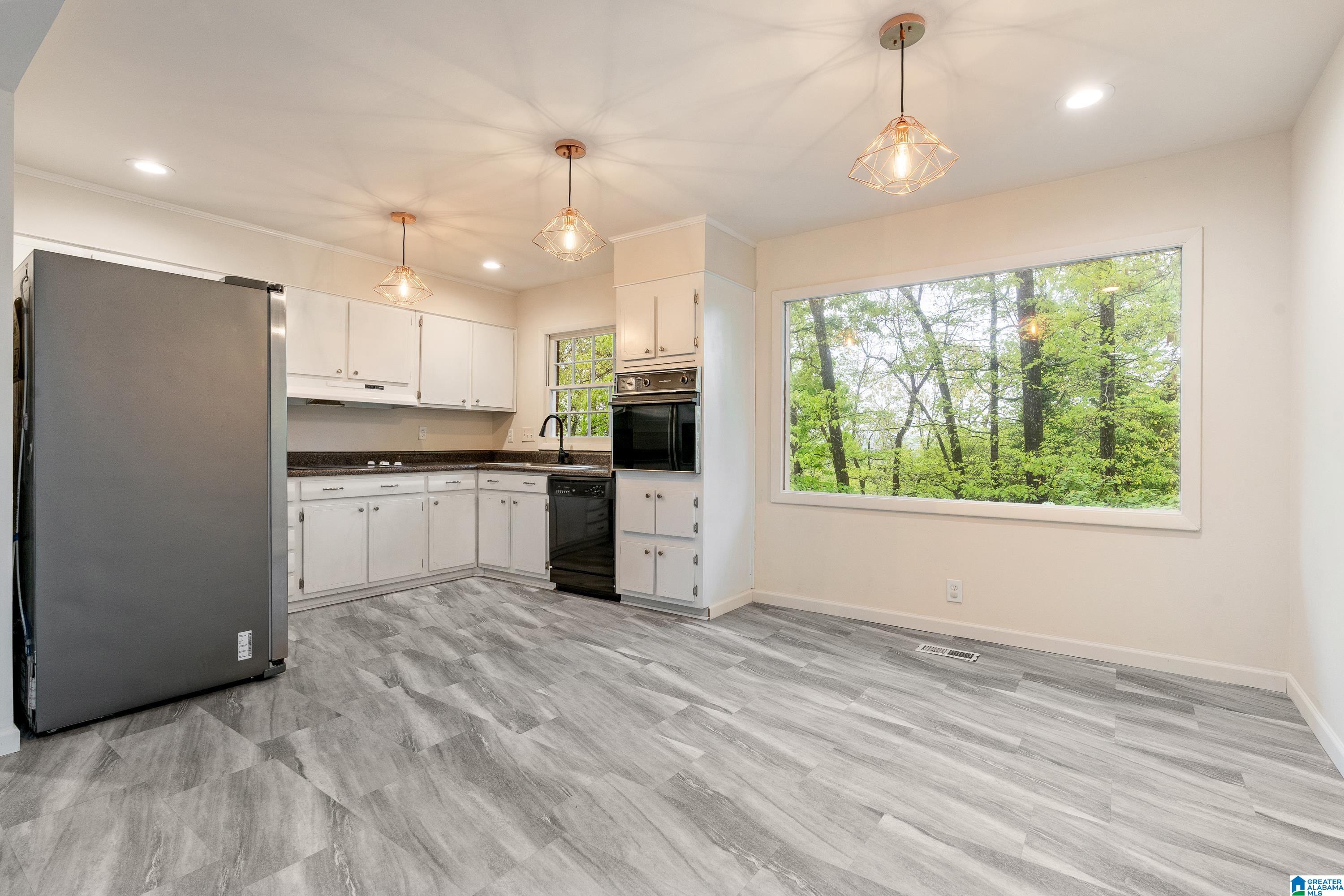 409 FERNCLIFF DRIVE