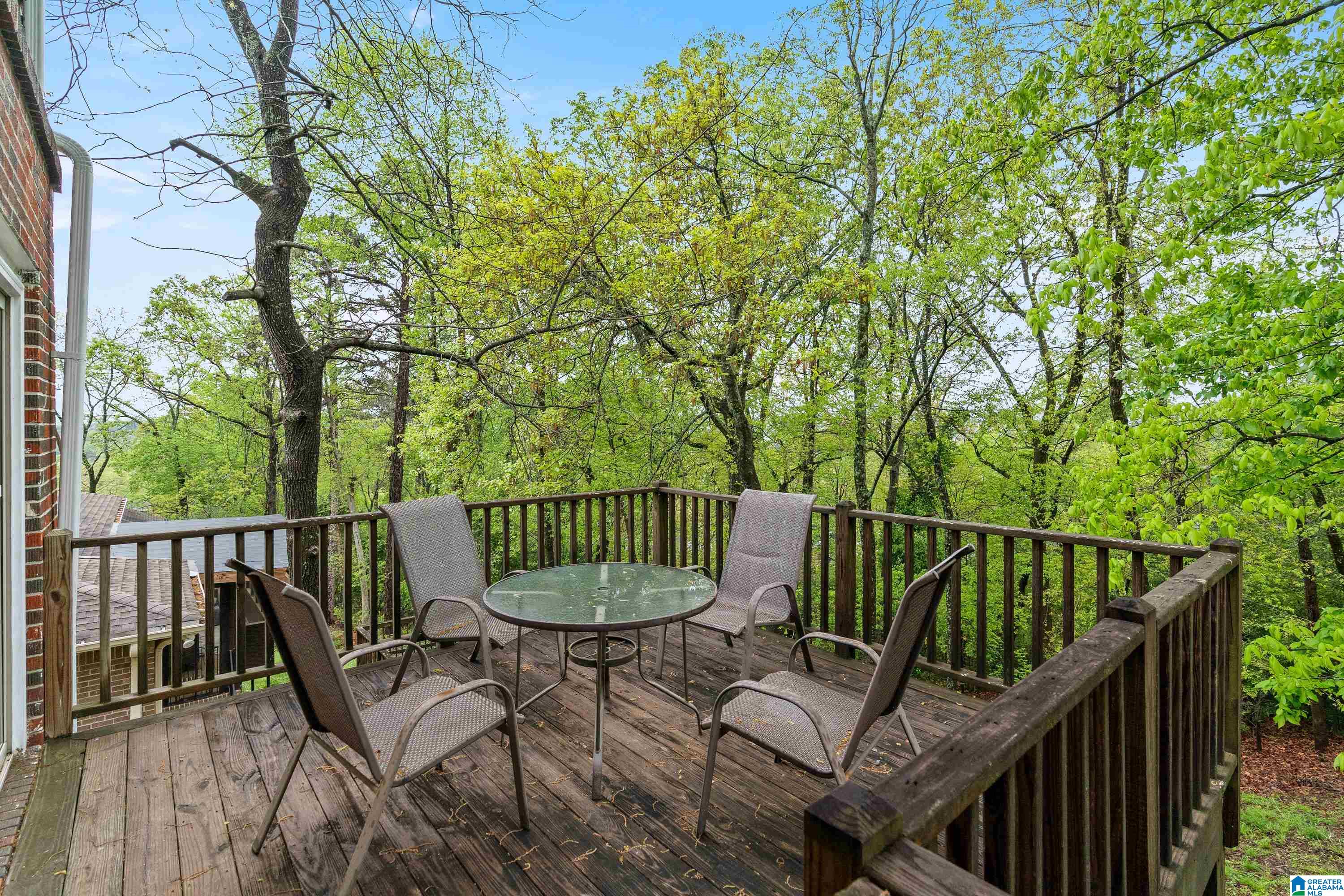 409 FERNCLIFF DRIVE