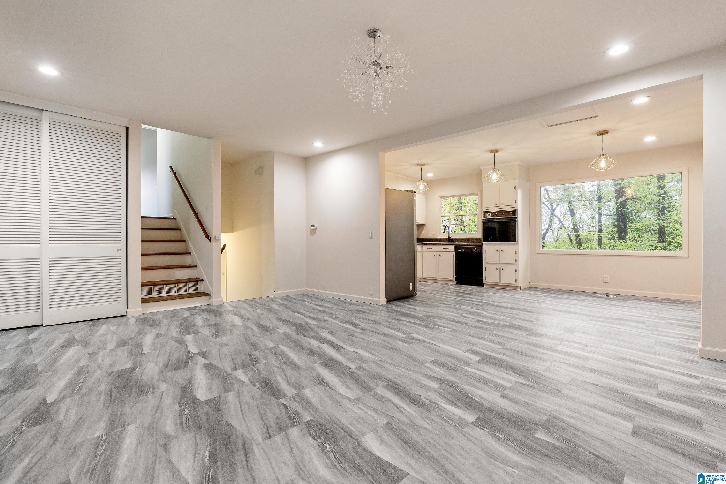 409 FERNCLIFF DRIVE