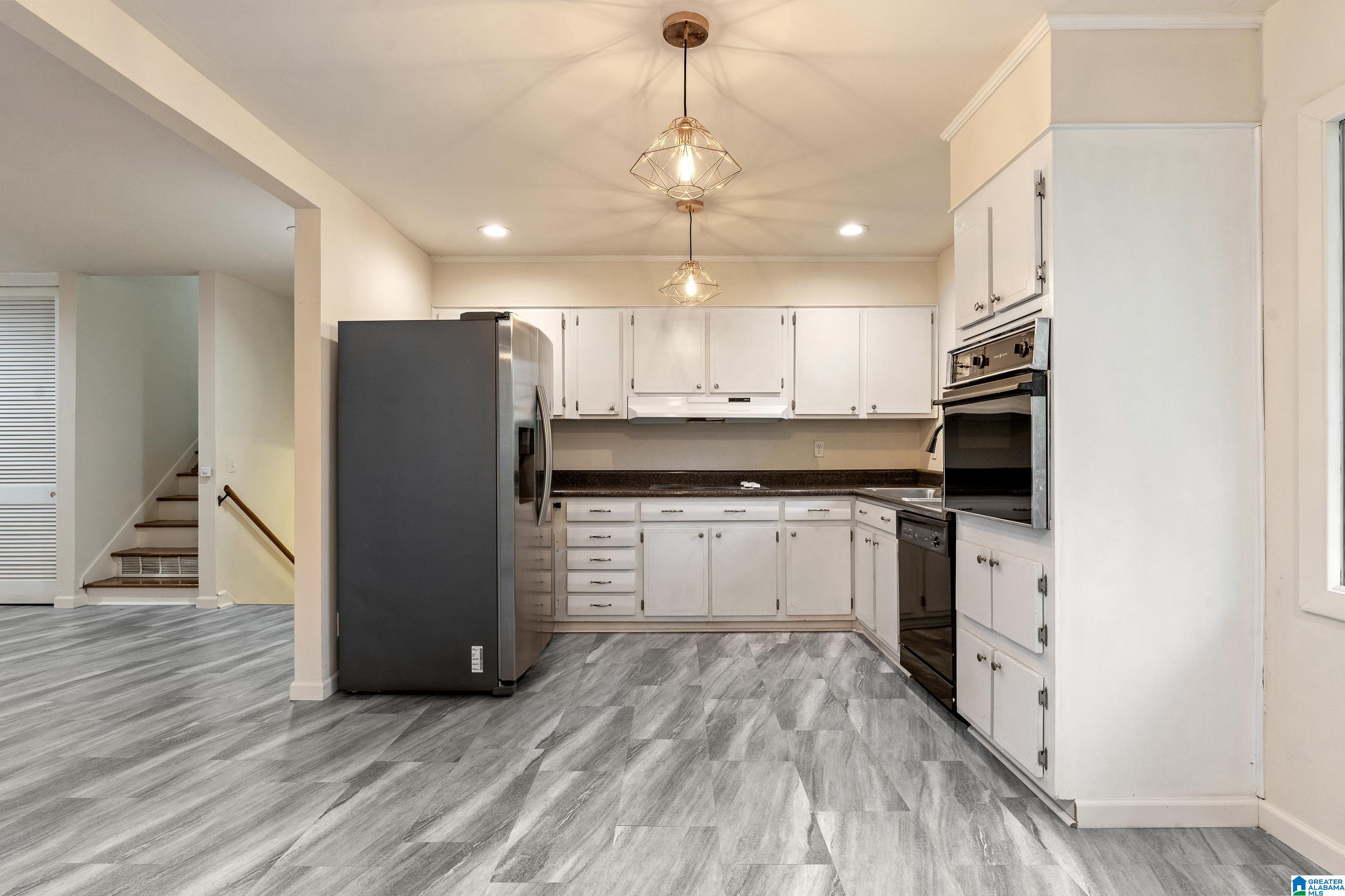 409 FERNCLIFF DRIVE