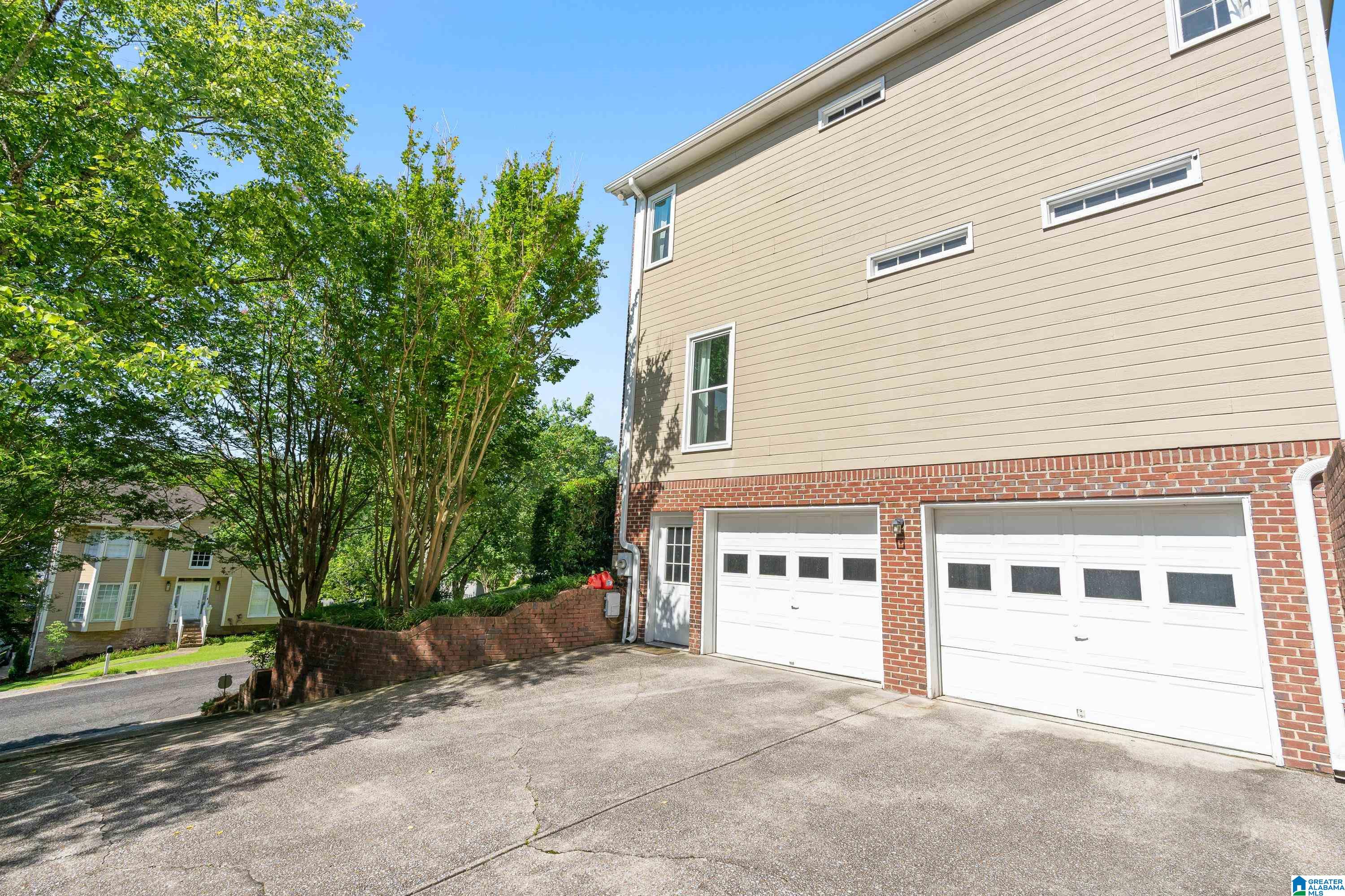 1709 WAKEFIELD DRIVE