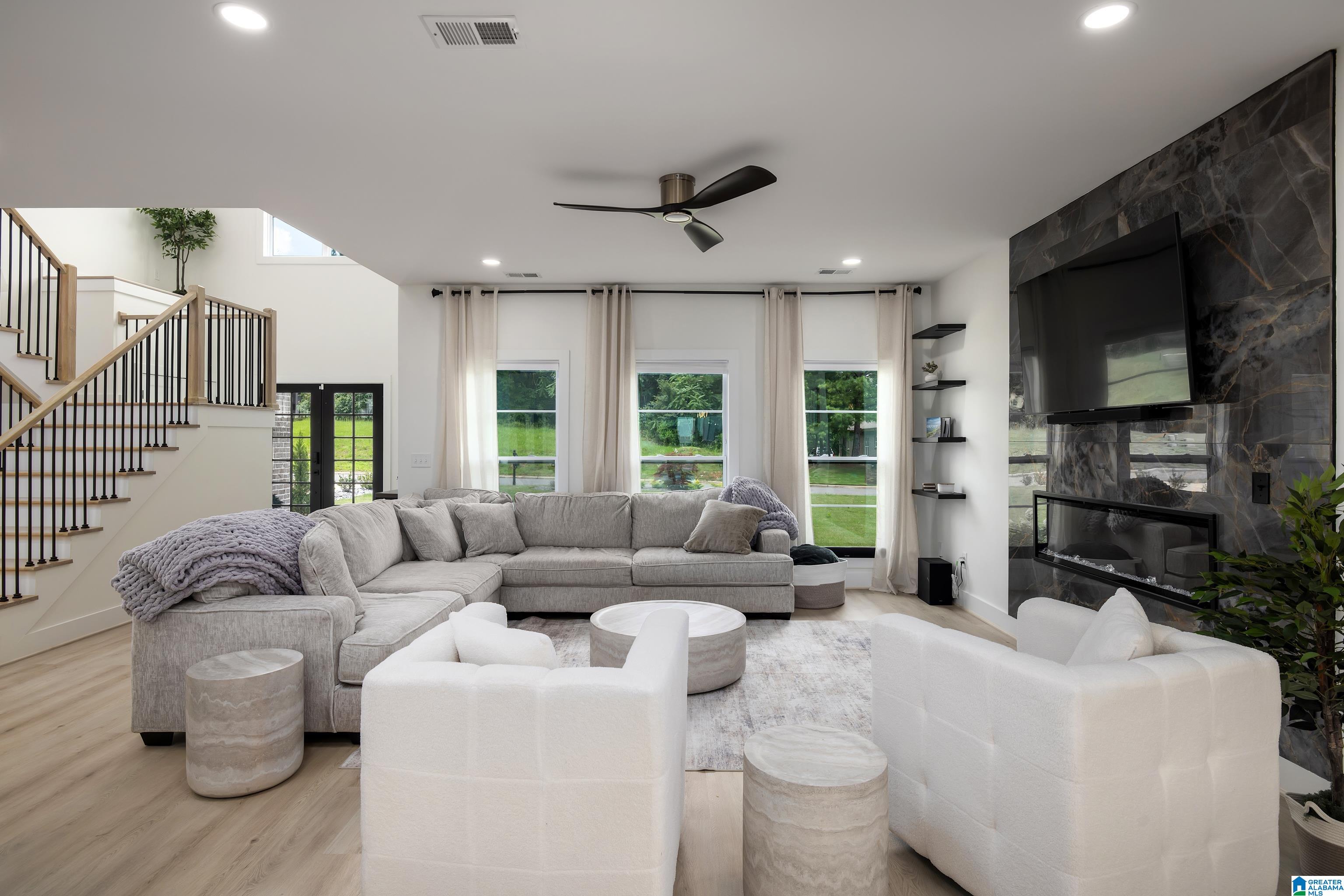 131 JEWELL CIRCLE