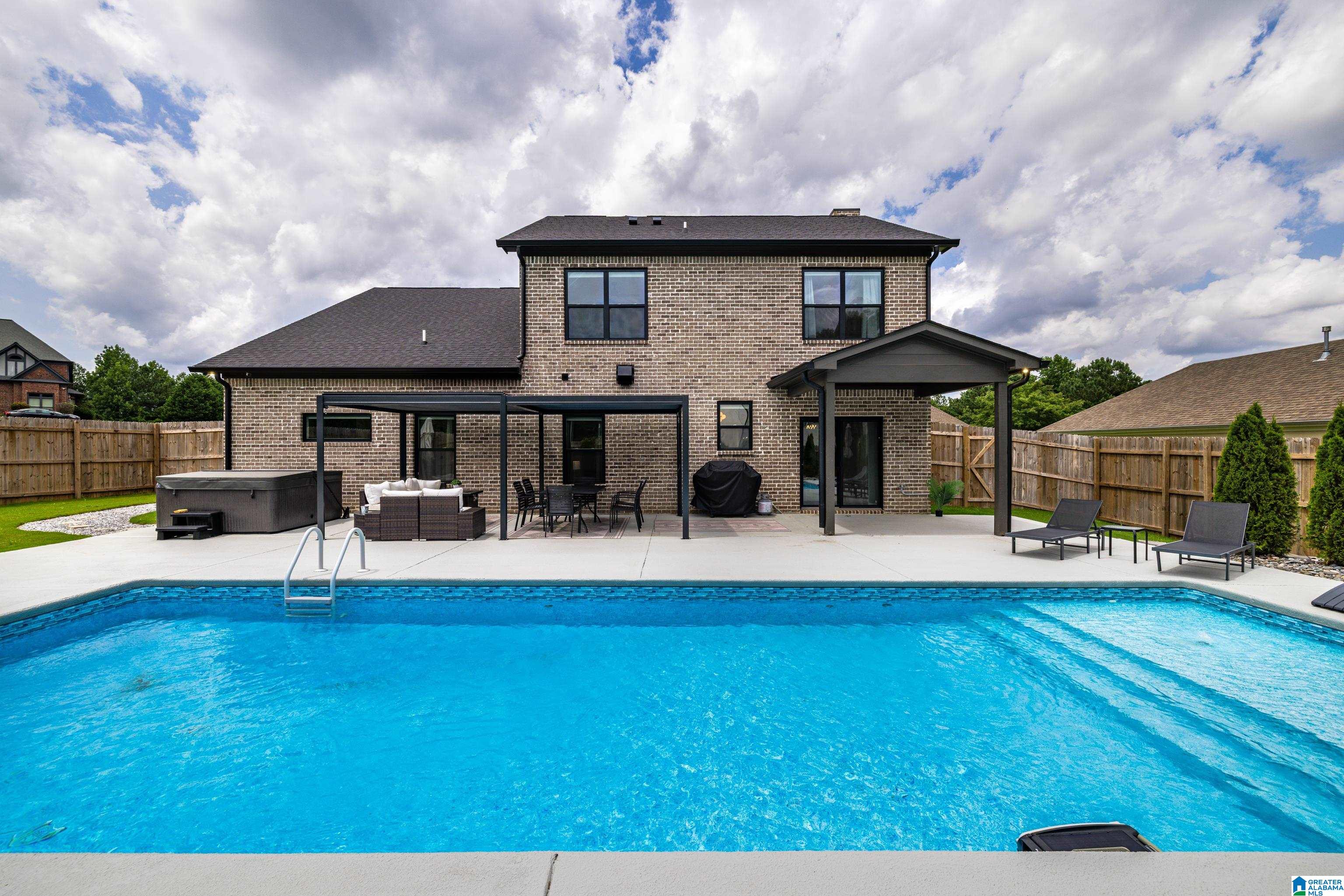 131 JEWELL CIRCLE