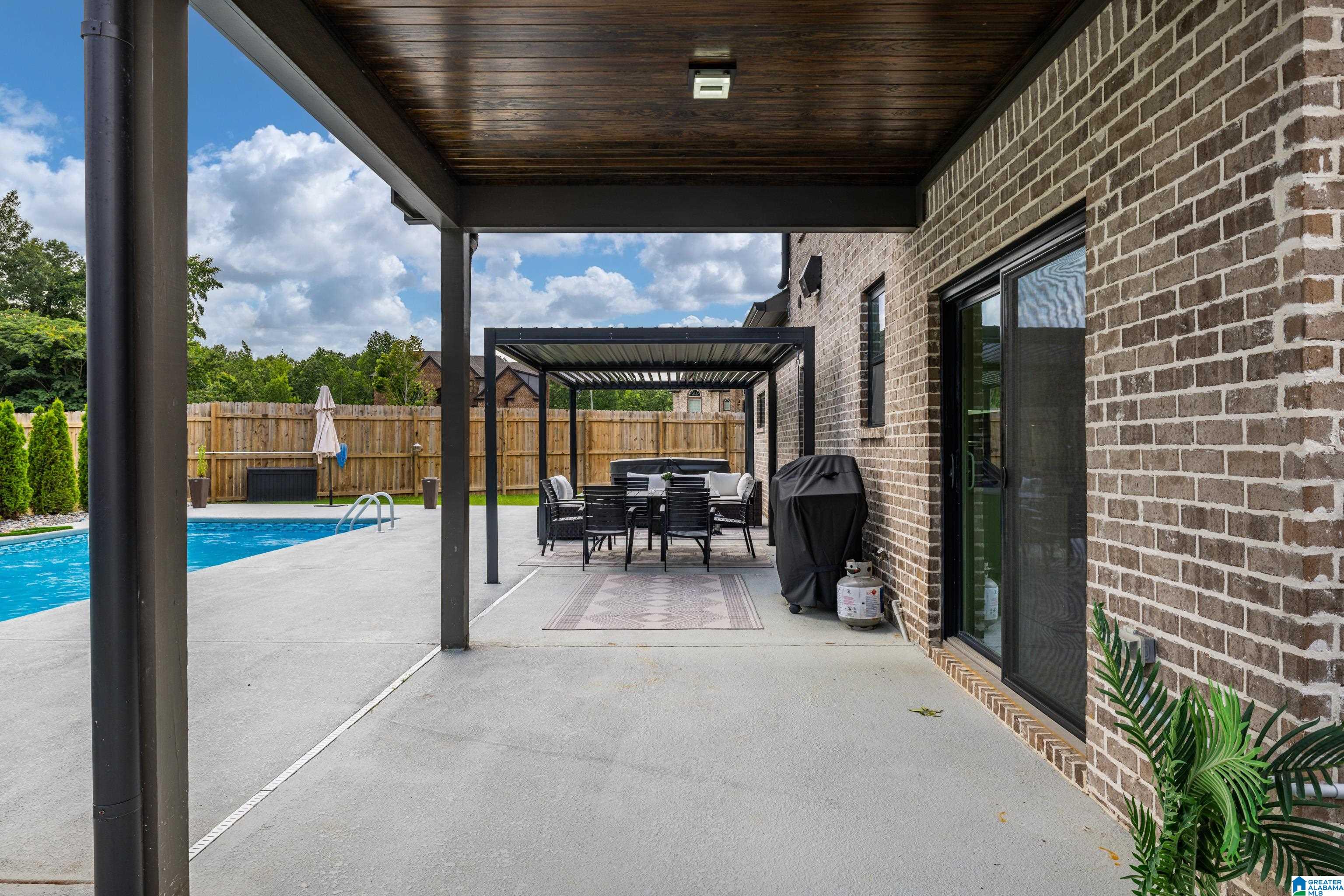 131 JEWELL CIRCLE