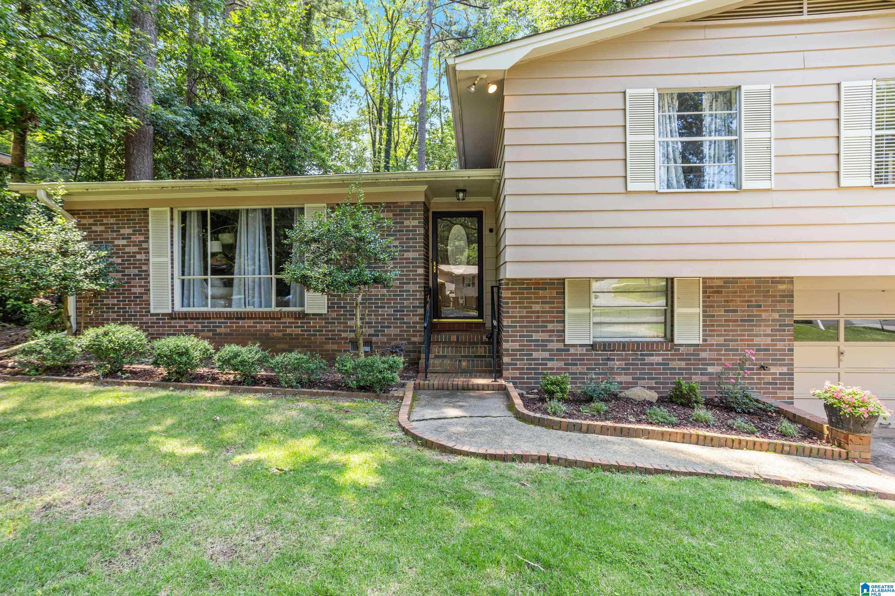 809 SHERWOOD FOREST DRIVE