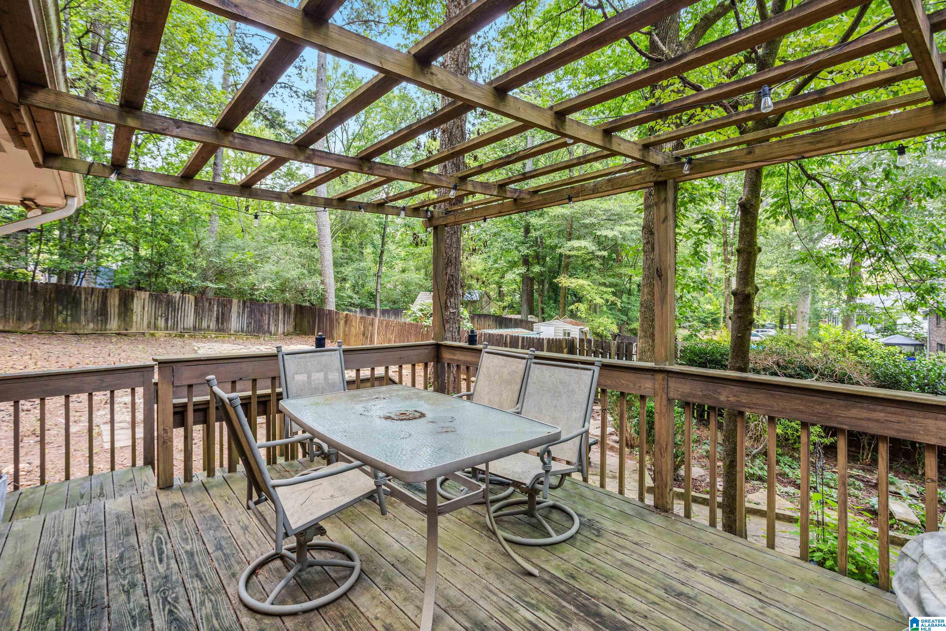 809 SHERWOOD FOREST DRIVE