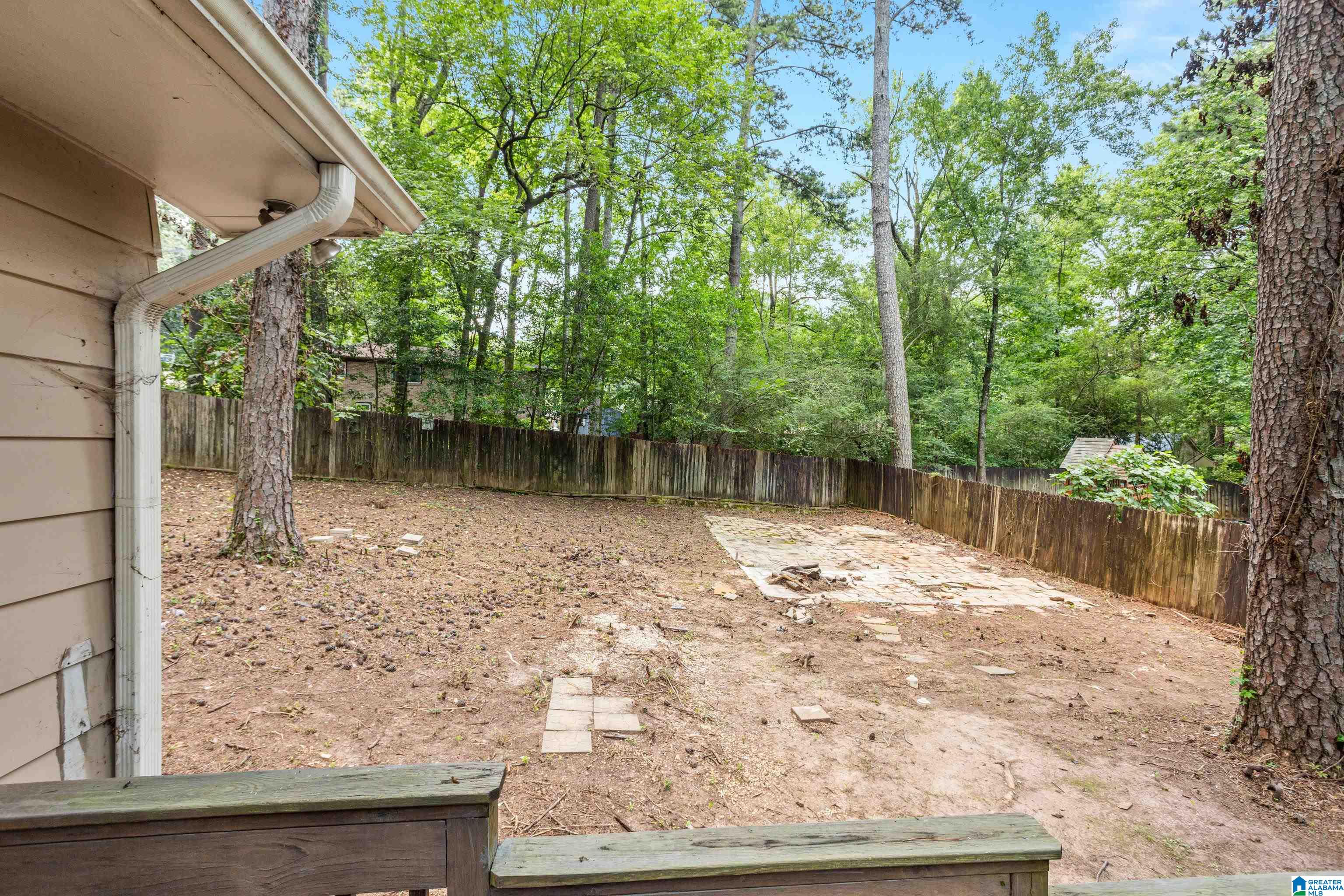 809 SHERWOOD FOREST DRIVE